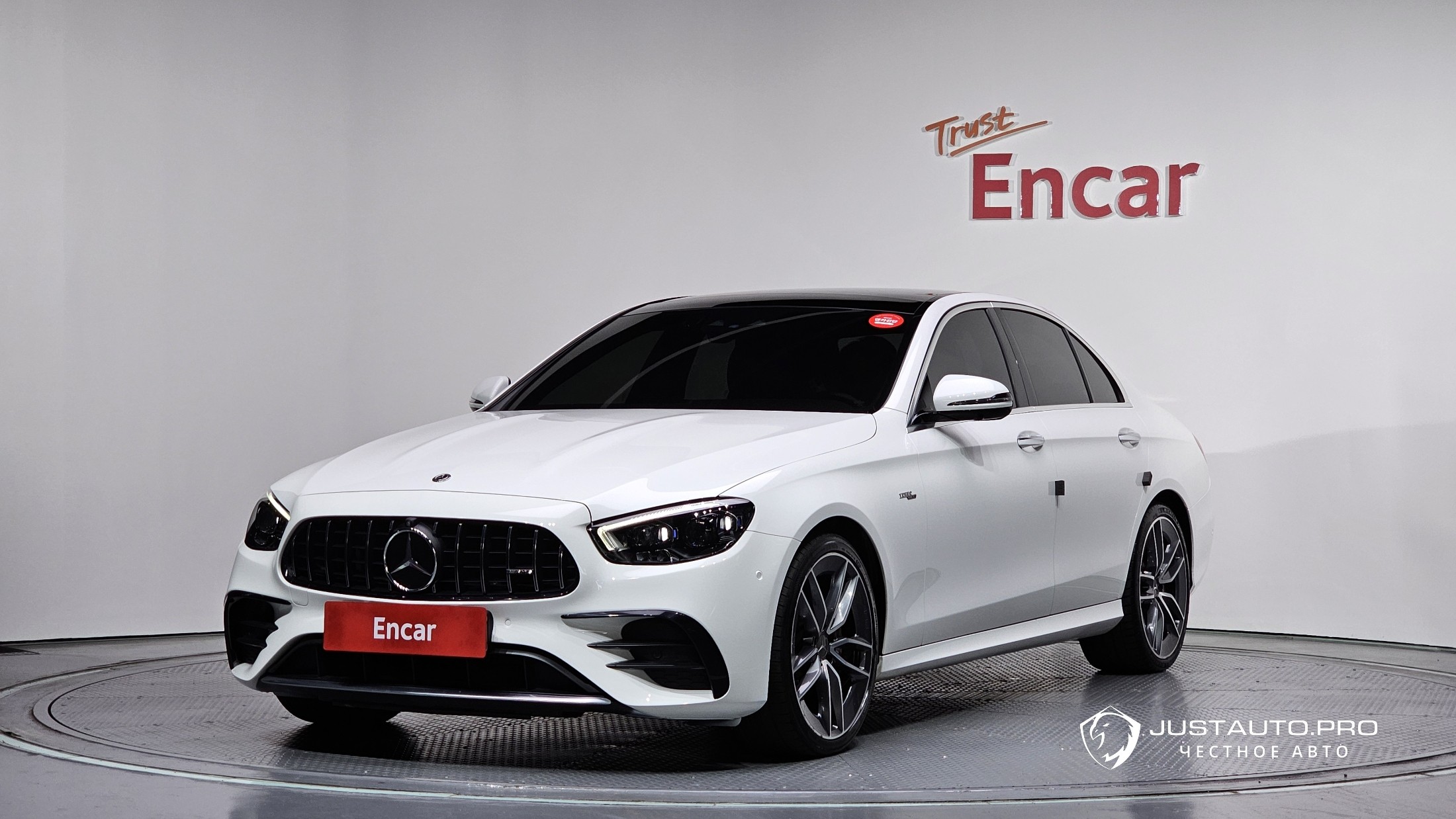 Автомобиль Mercedes-Benz E-Class