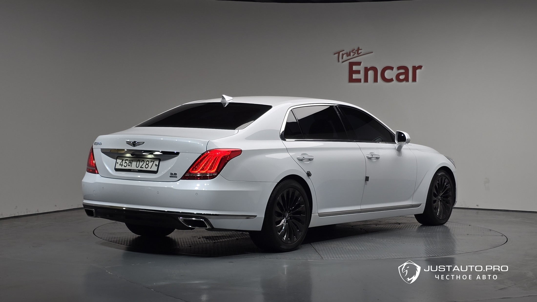 Автомобиль Genesis EQ900