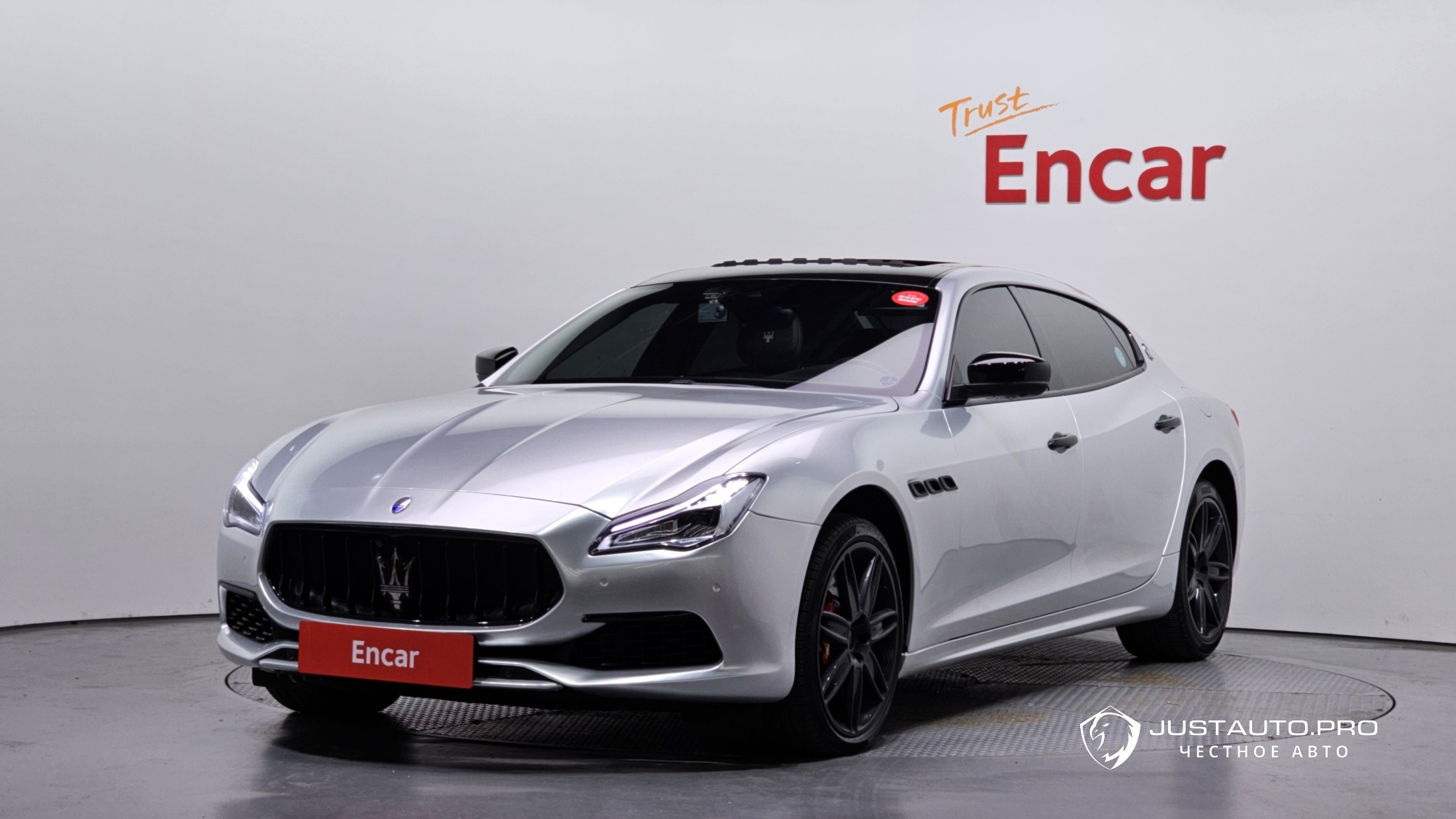 Автомобиль Maserati Quattroporte