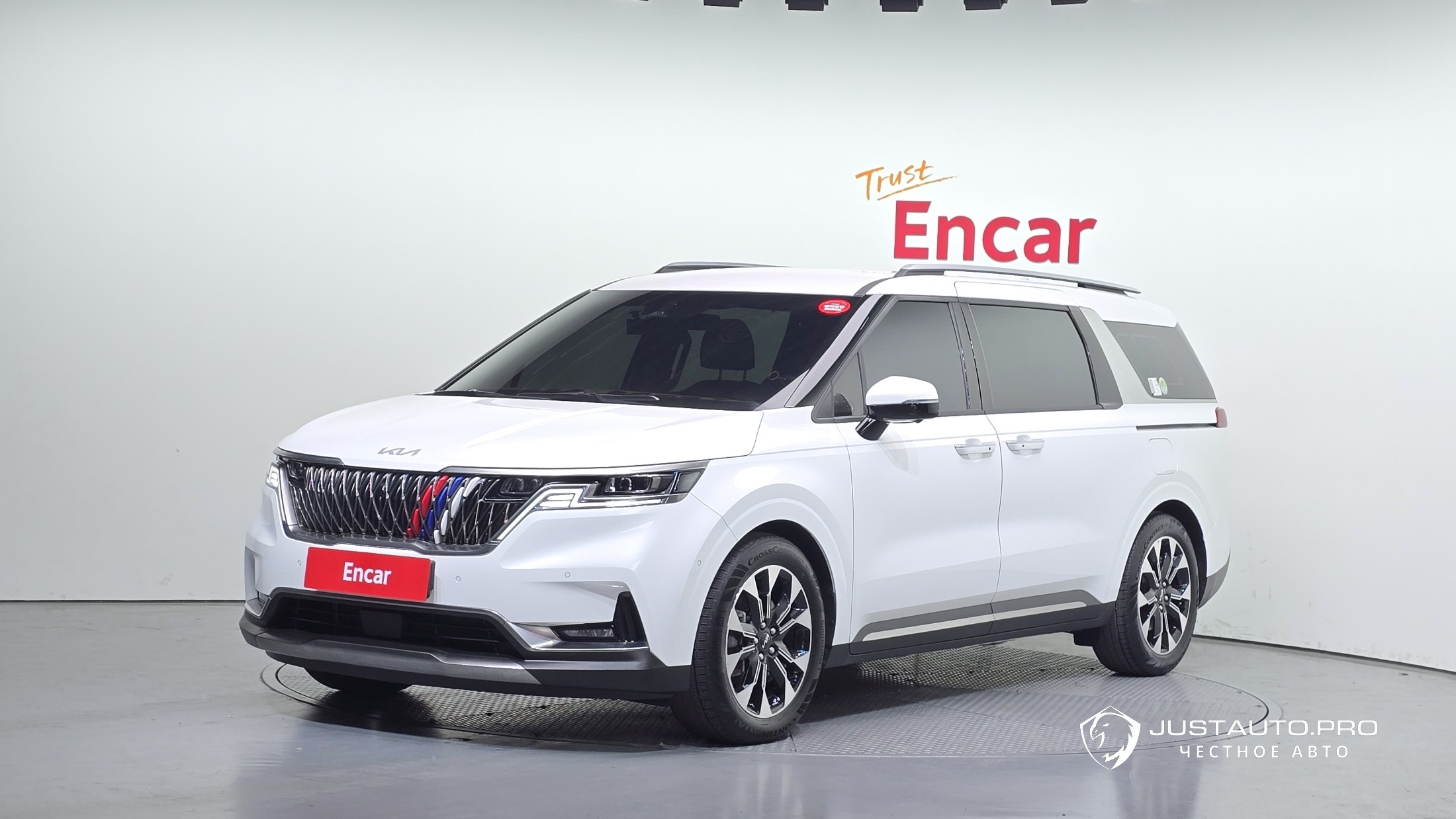 Автомобиль Kia Canival