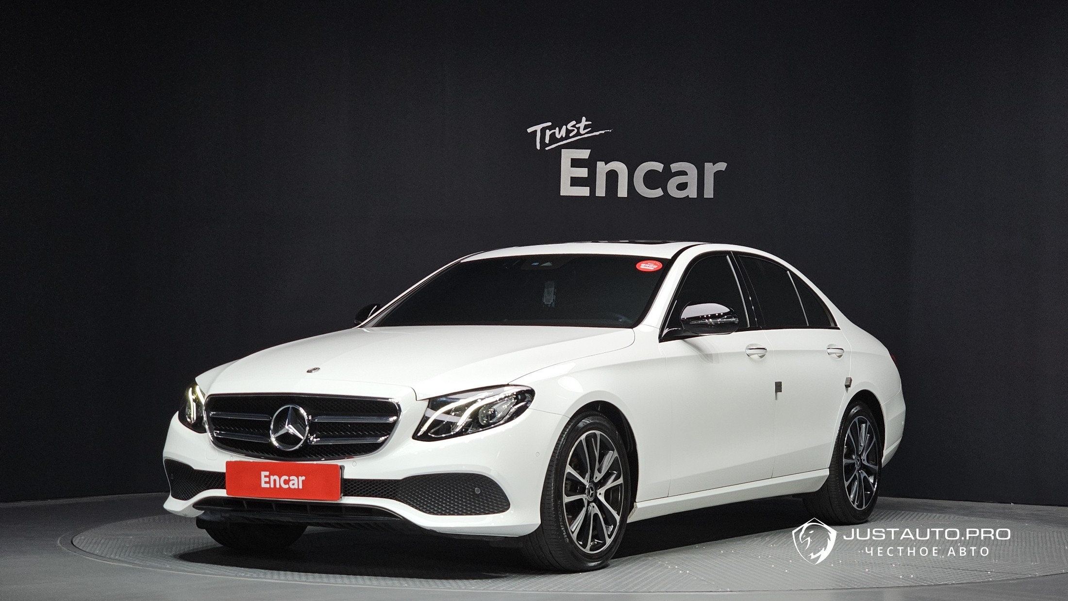 Автомобиль Mercedes-Benz E-Class