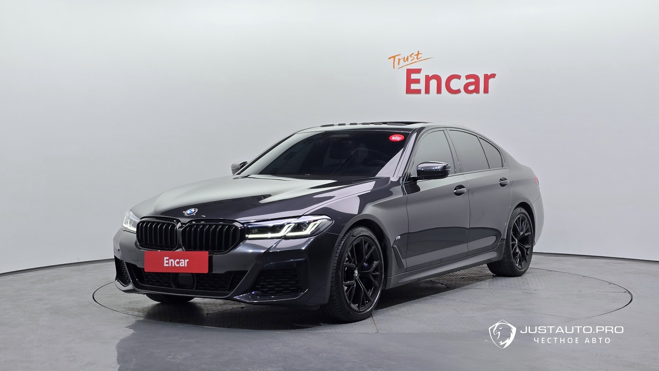 Автомобиль BMW 5-Series