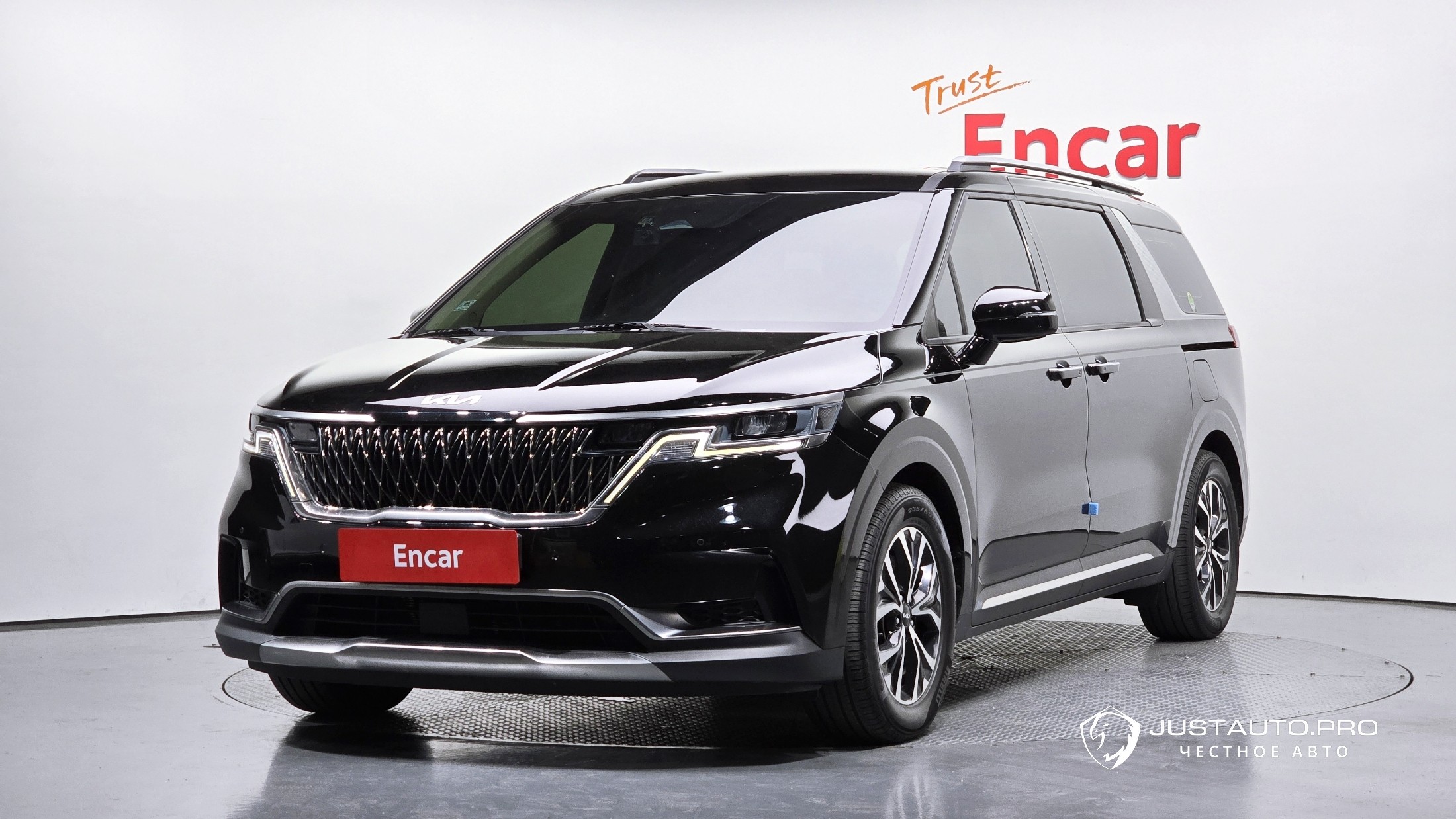 Автомобиль Kia Canival