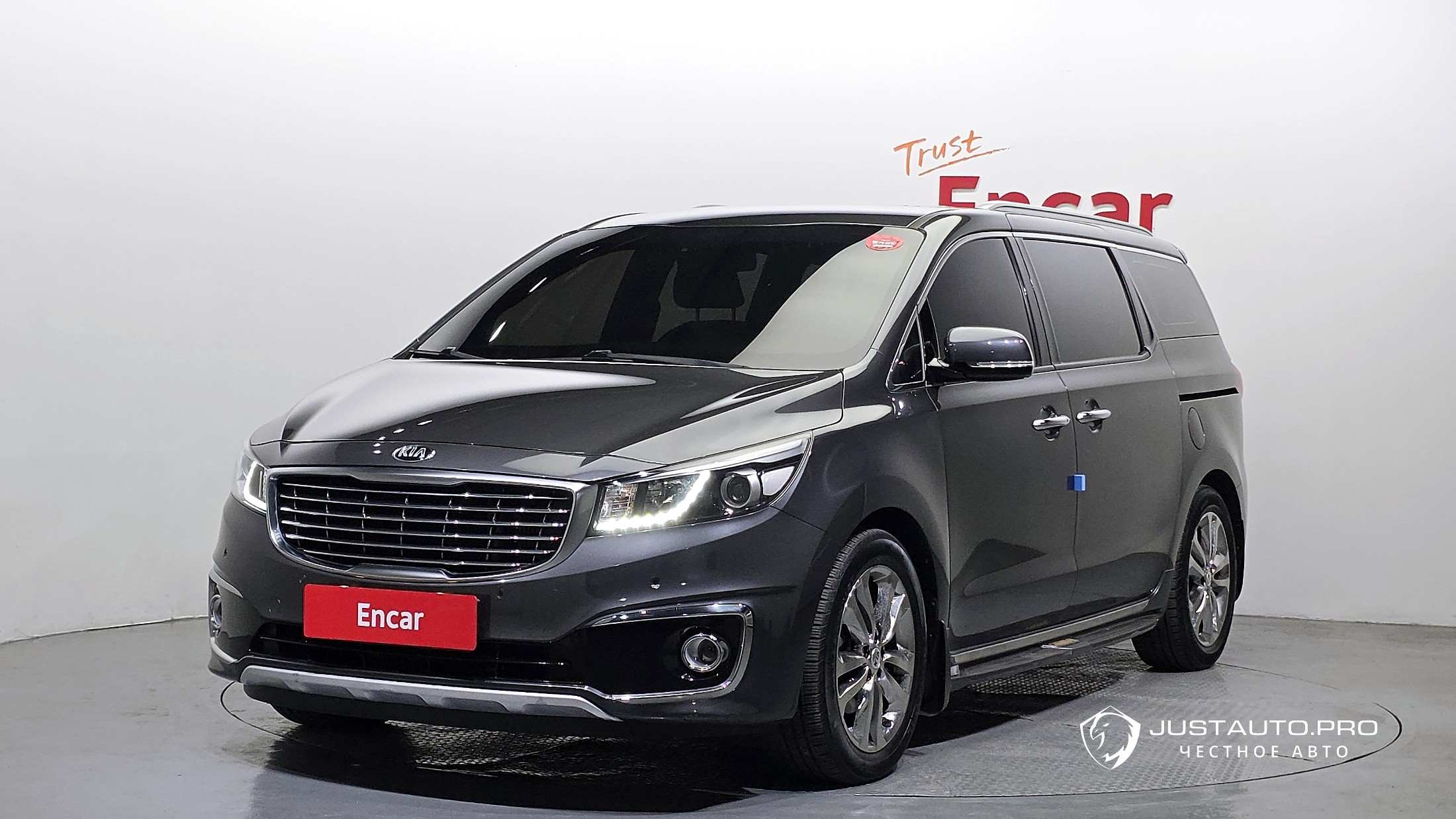 Автомобиль Kia Canival