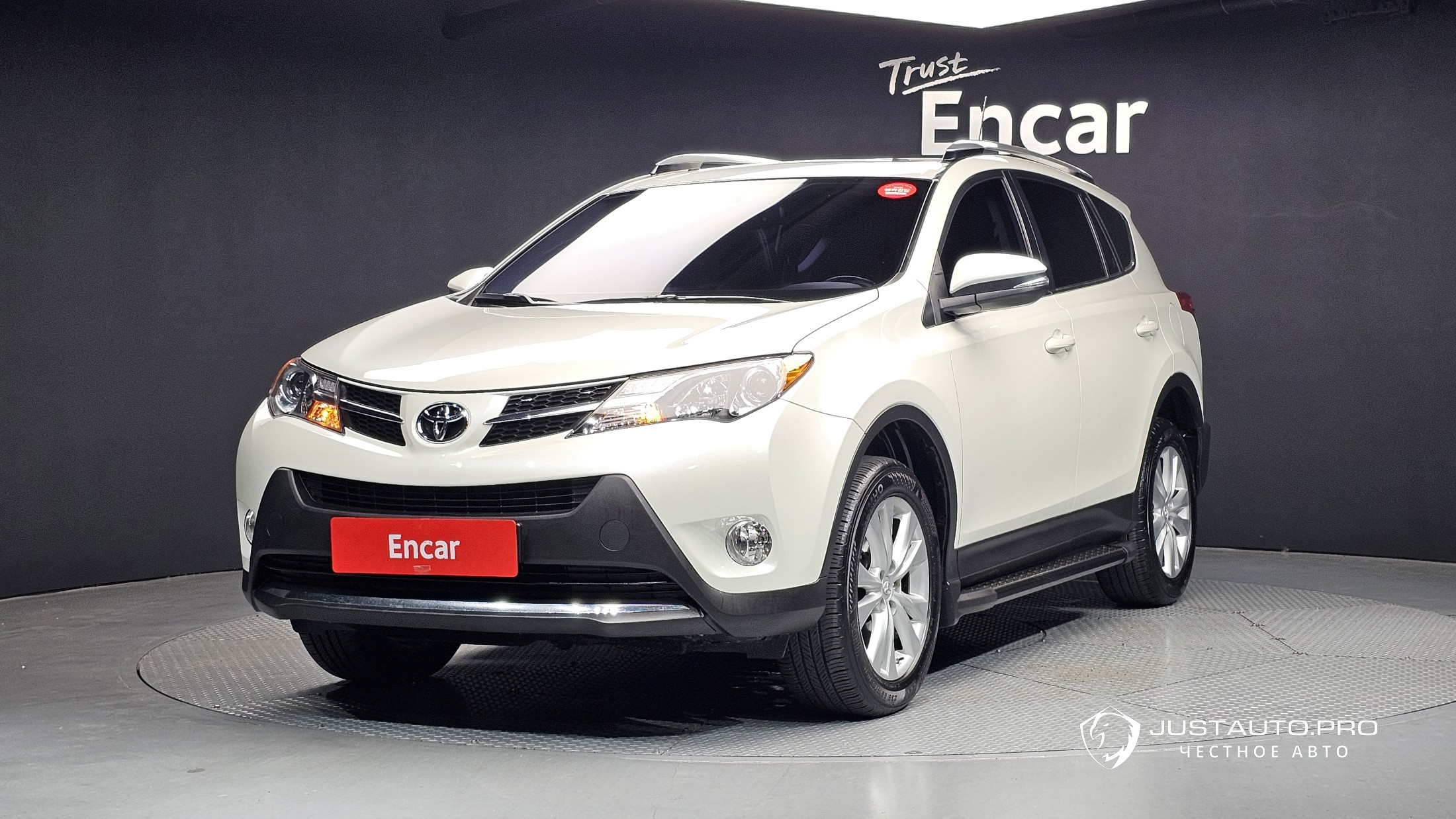 Автомобиль Toyota RAV4