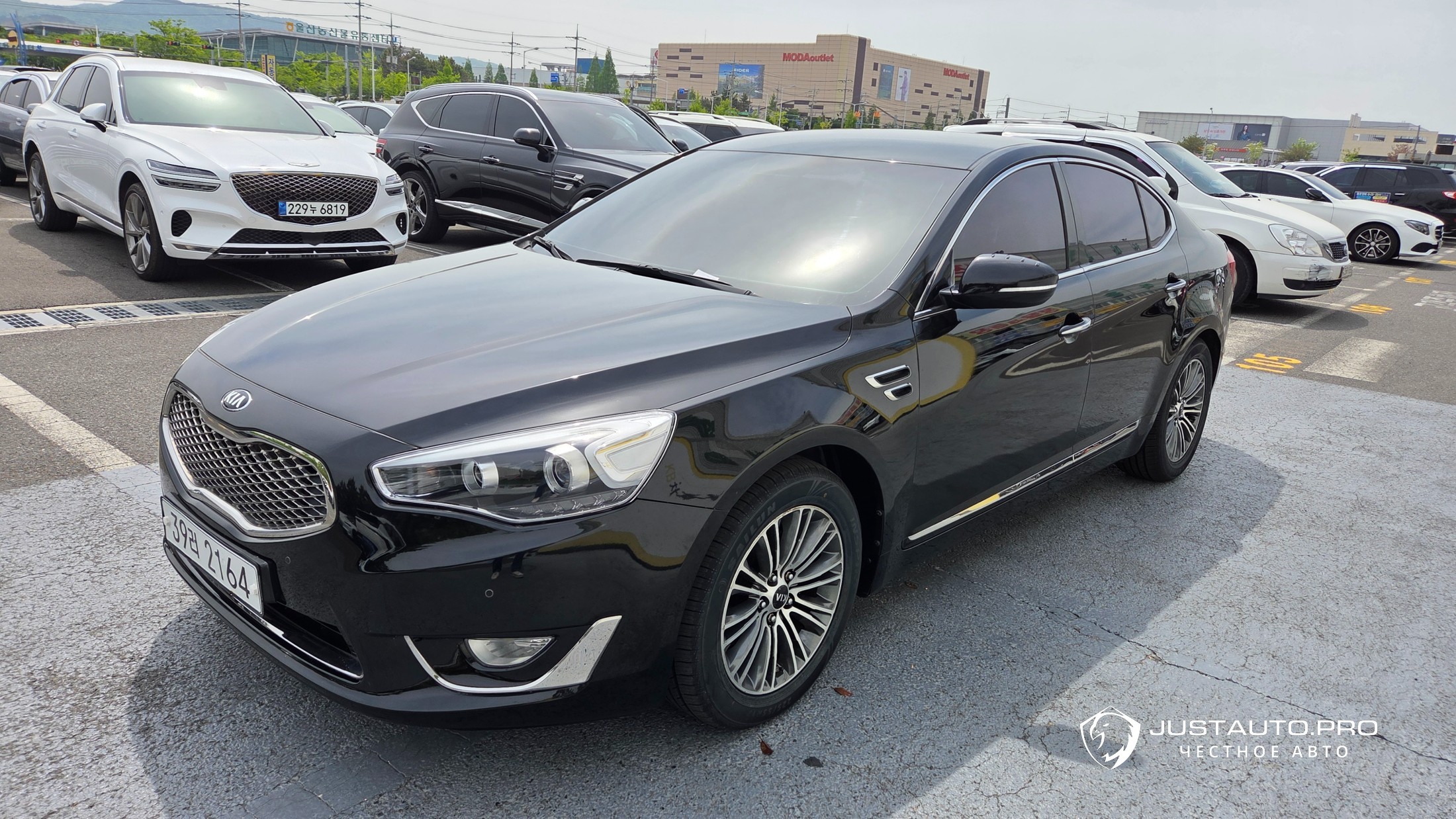 Автомобиль Kia K7