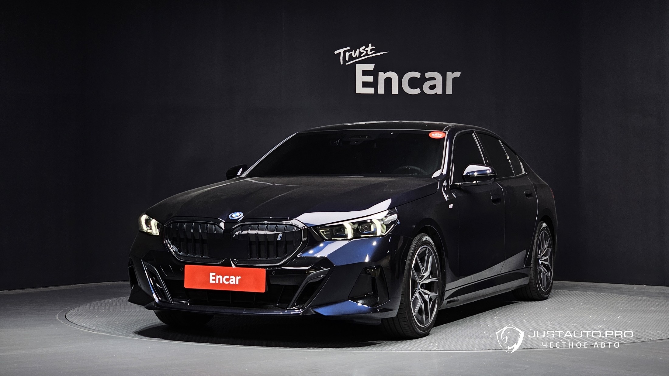 Автомобиль BMW i5