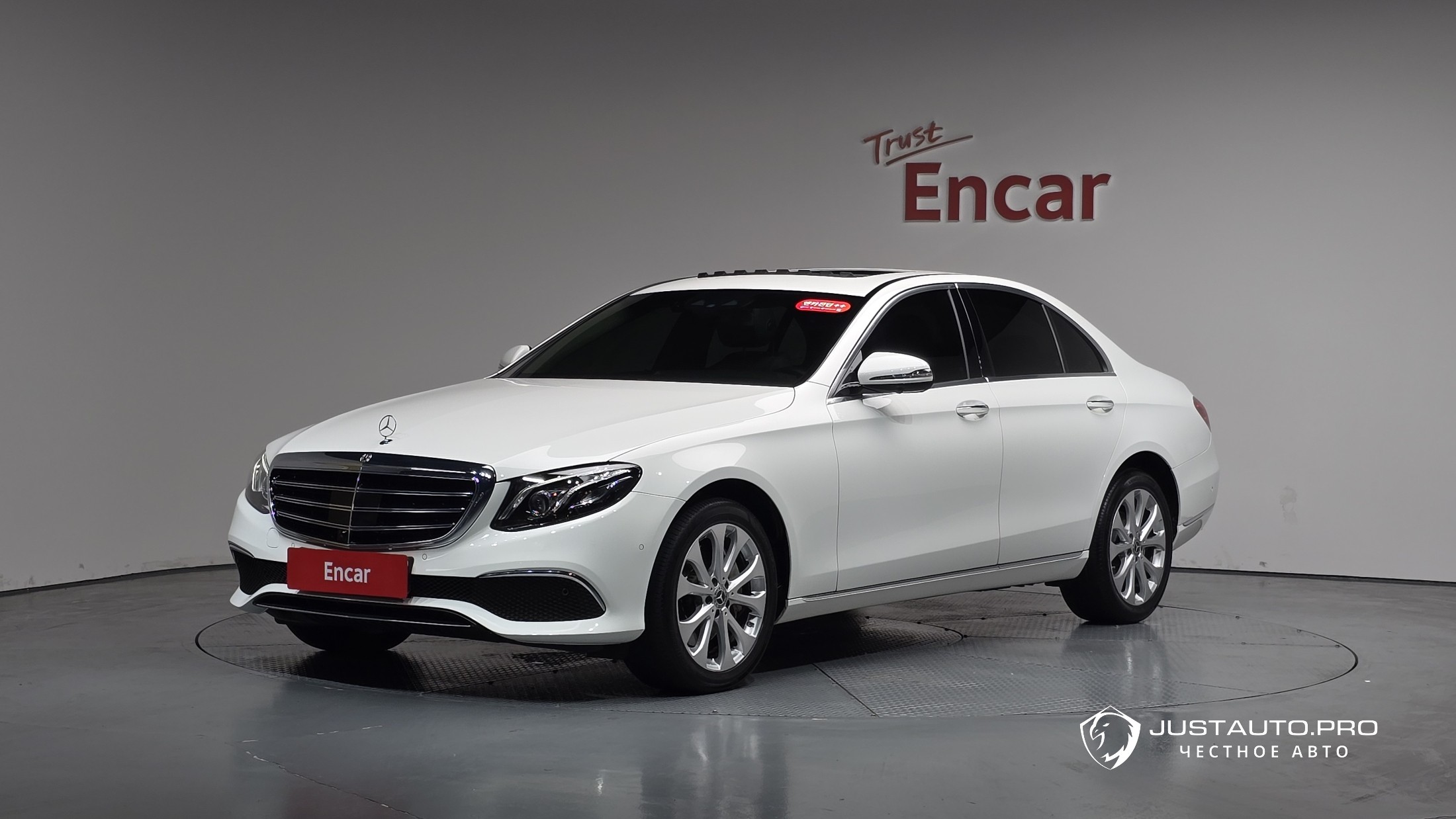 Автомобиль Mercedes-Benz E-Class