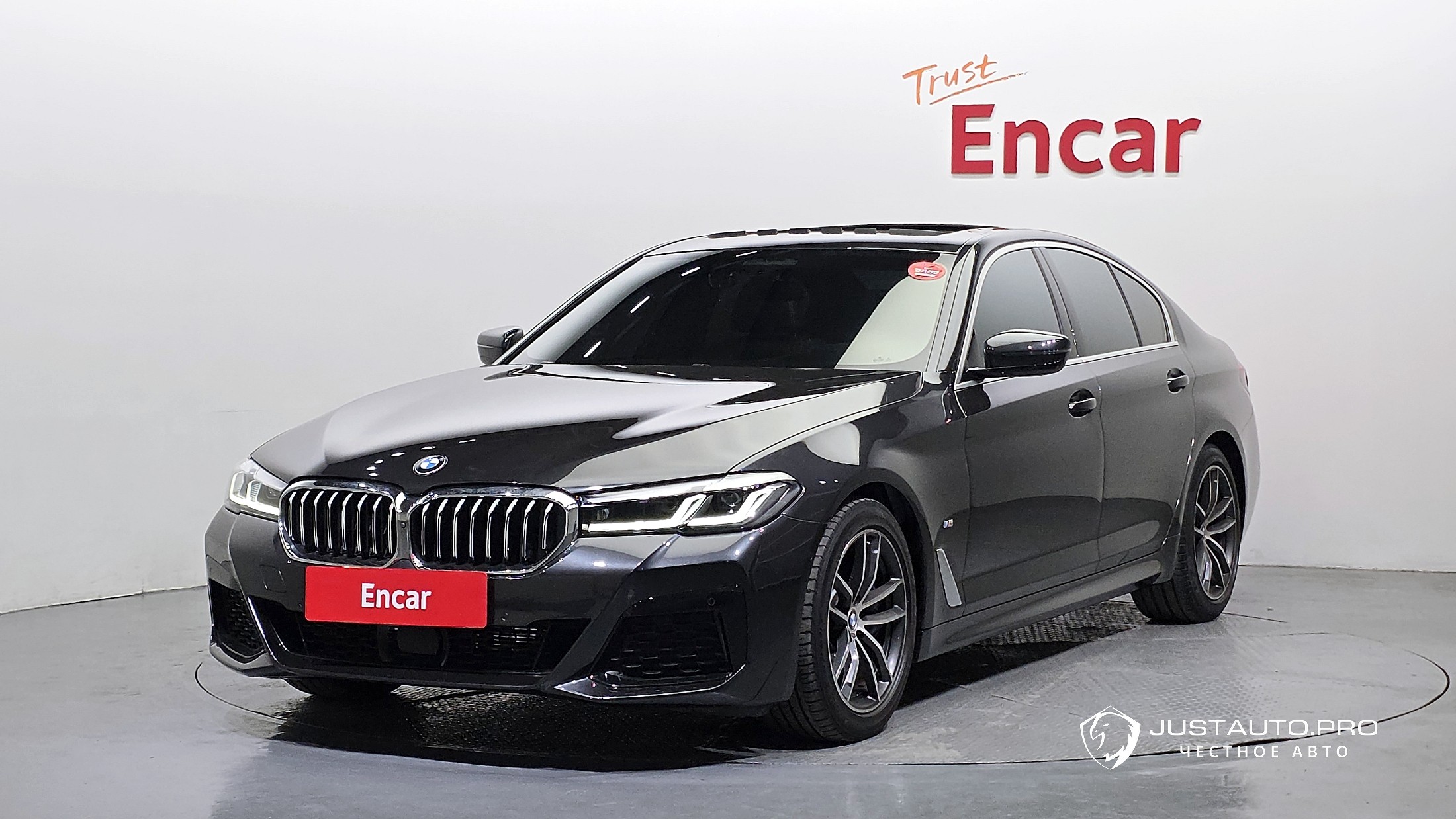 Автомобиль BMW 5-Series