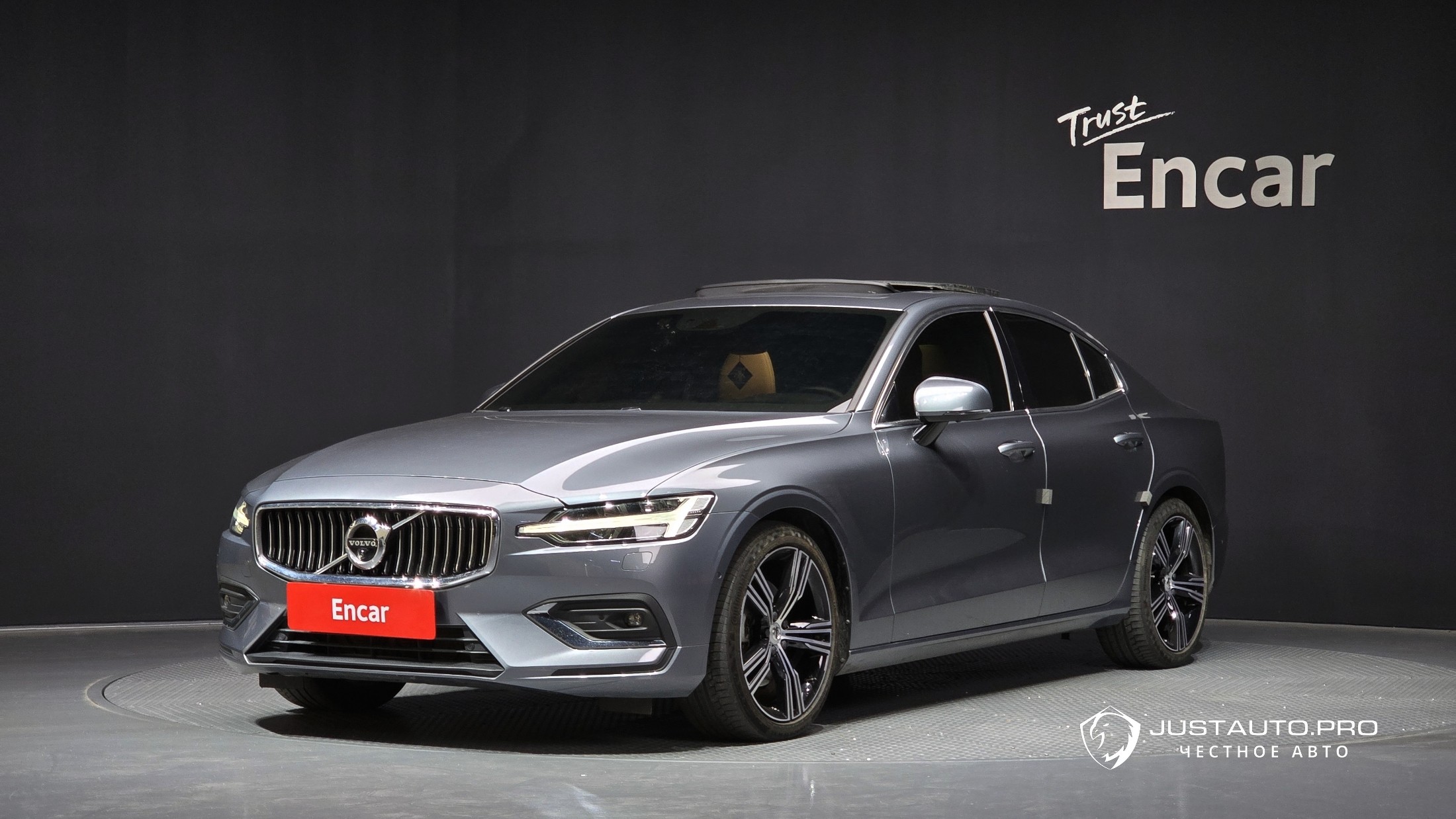 Автомобиль Volvo S60