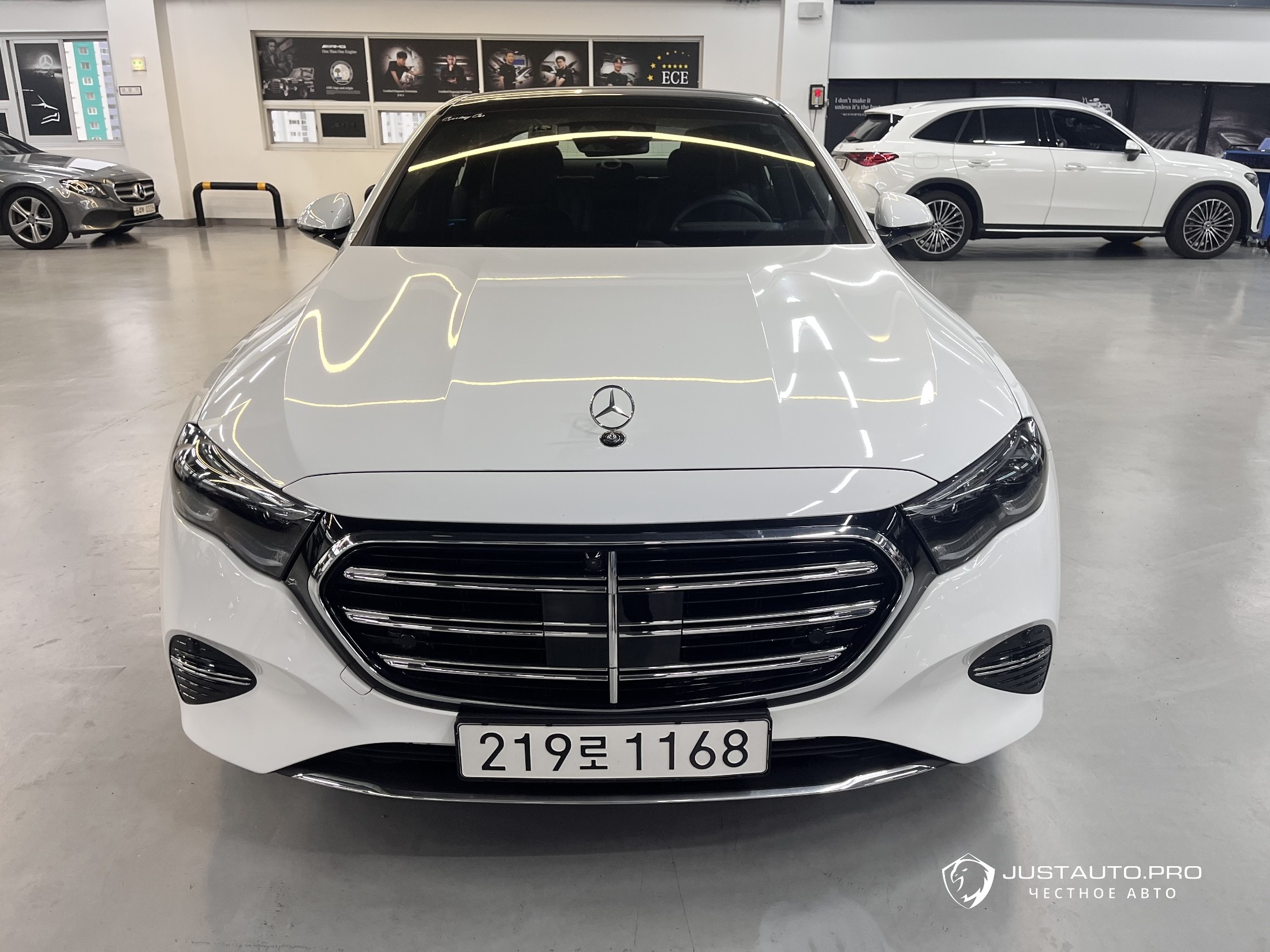 Автомобиль Mercedes-Benz E-Class