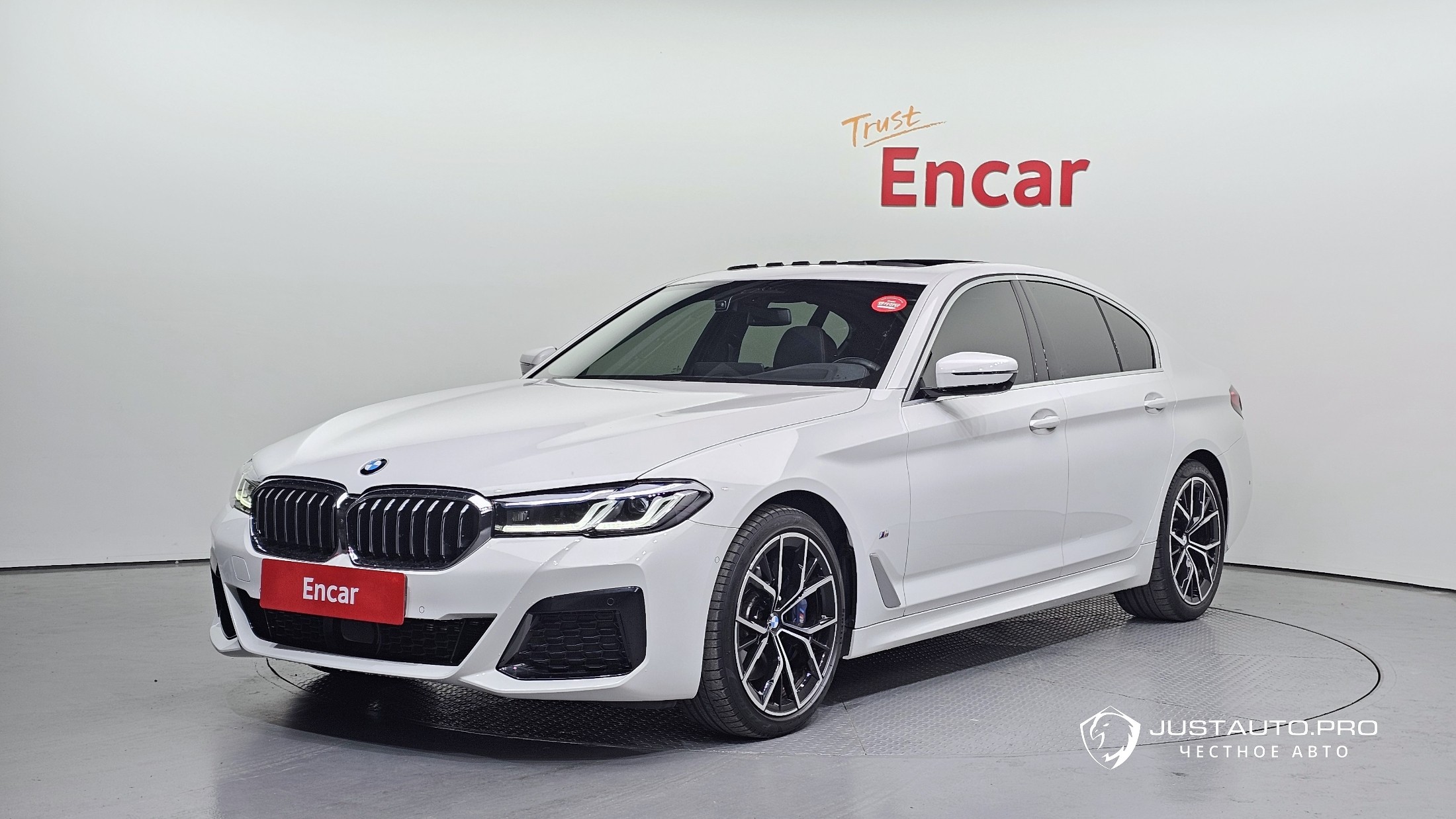 Автомобиль BMW 5-Series