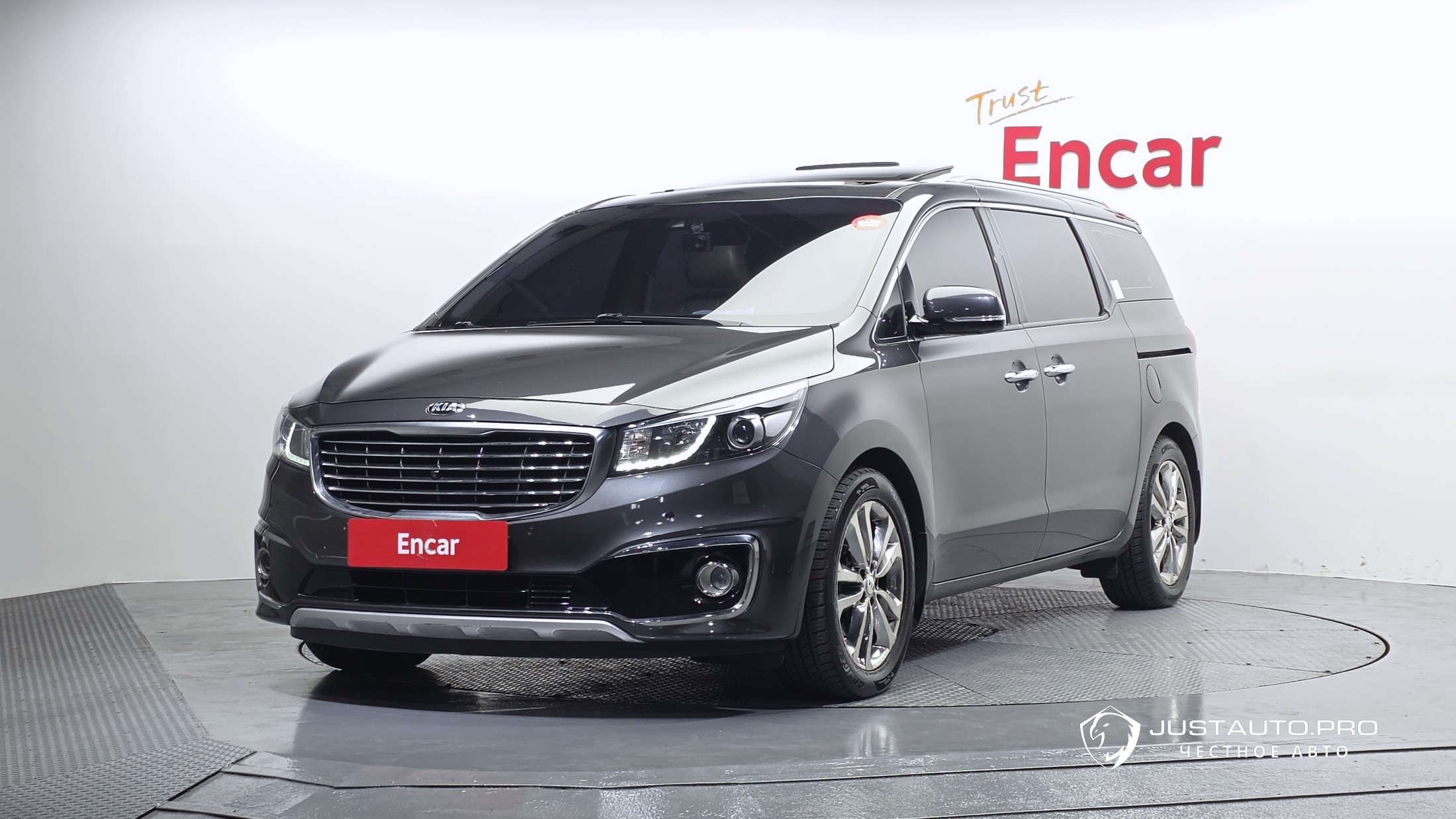 Автомобиль Kia Canival