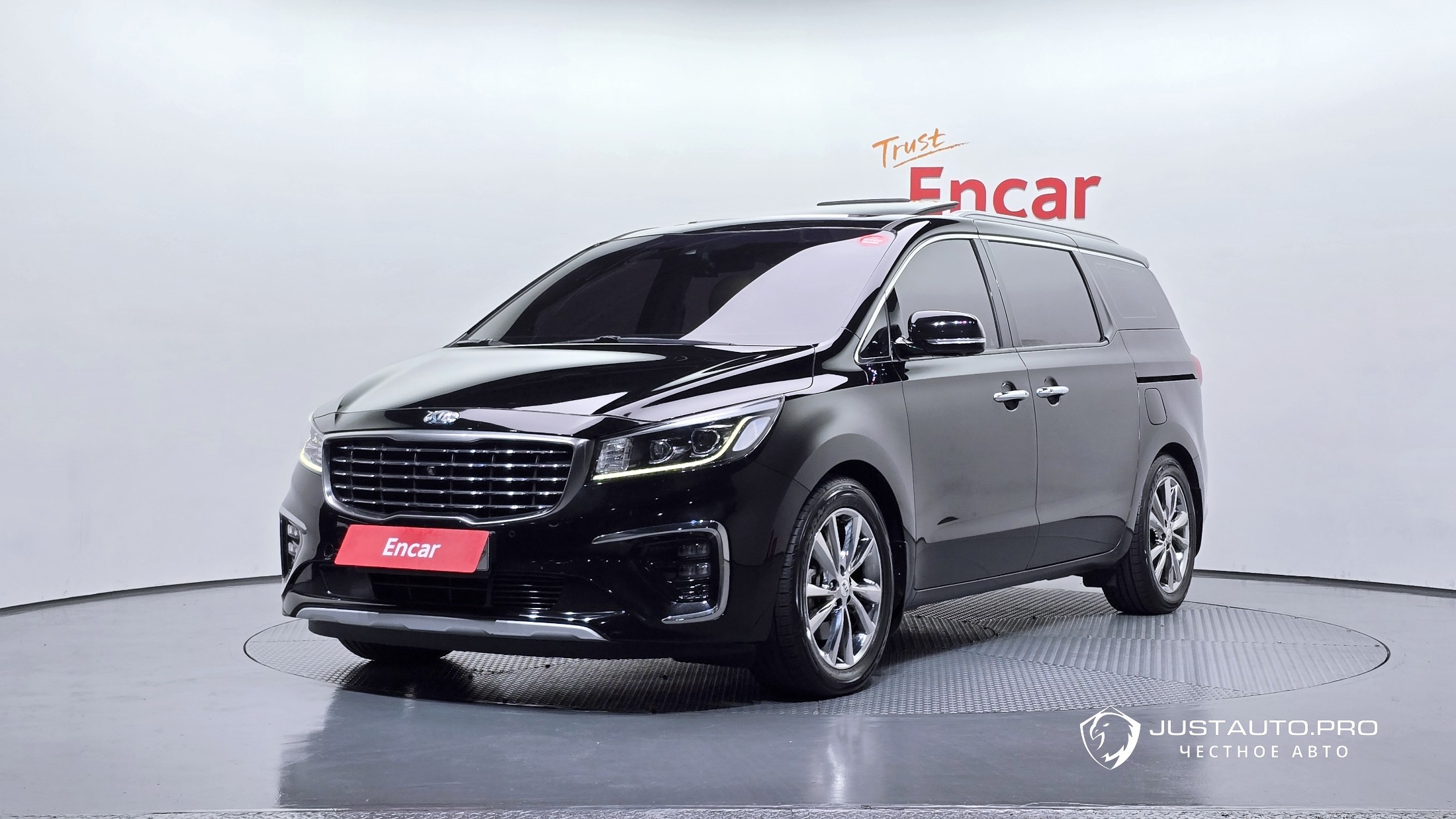 Автомобиль Kia Canival