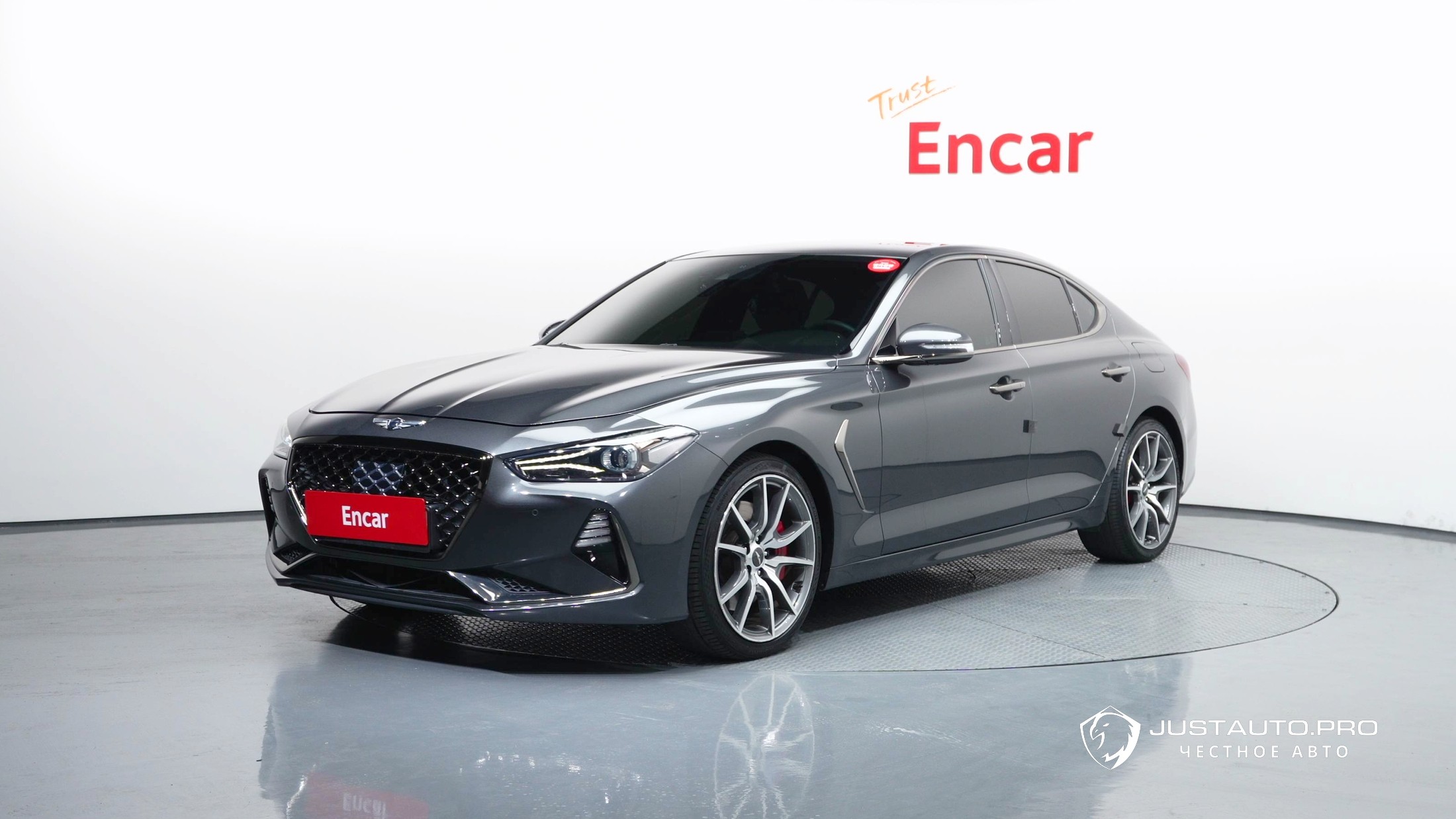 Автомобиль Genesis G70