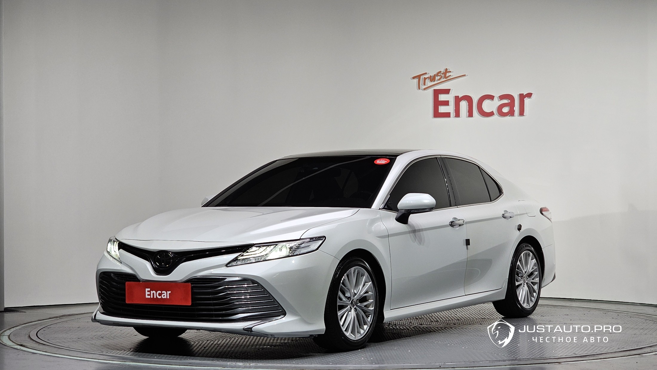 Автомобиль Toyota Camry