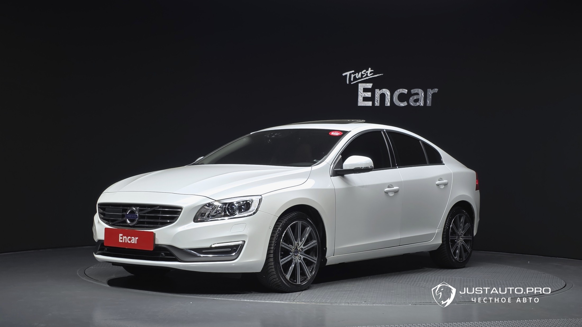 Автомобиль Volvo S60
