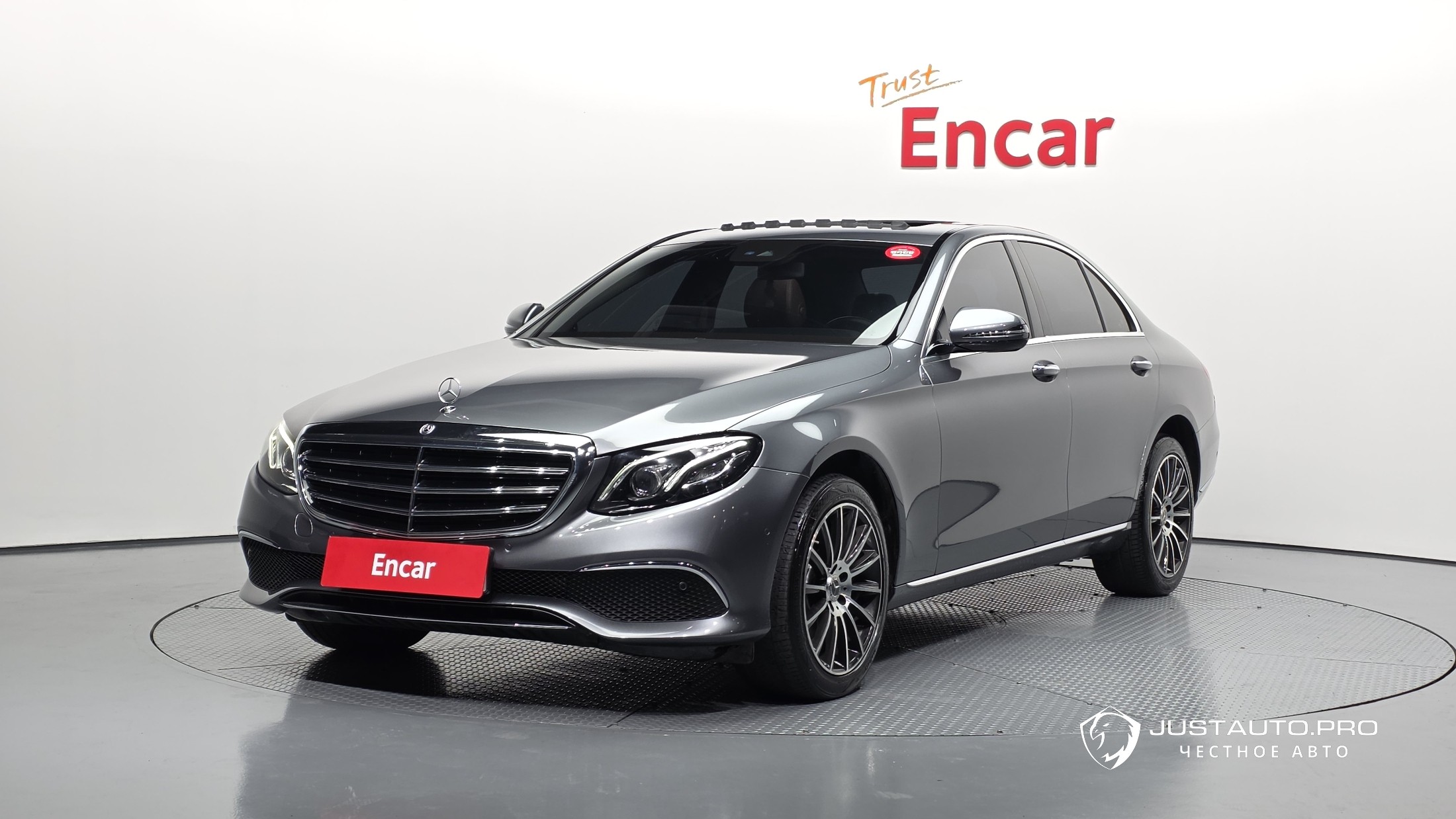 Автомобиль Mercedes-Benz E-Class