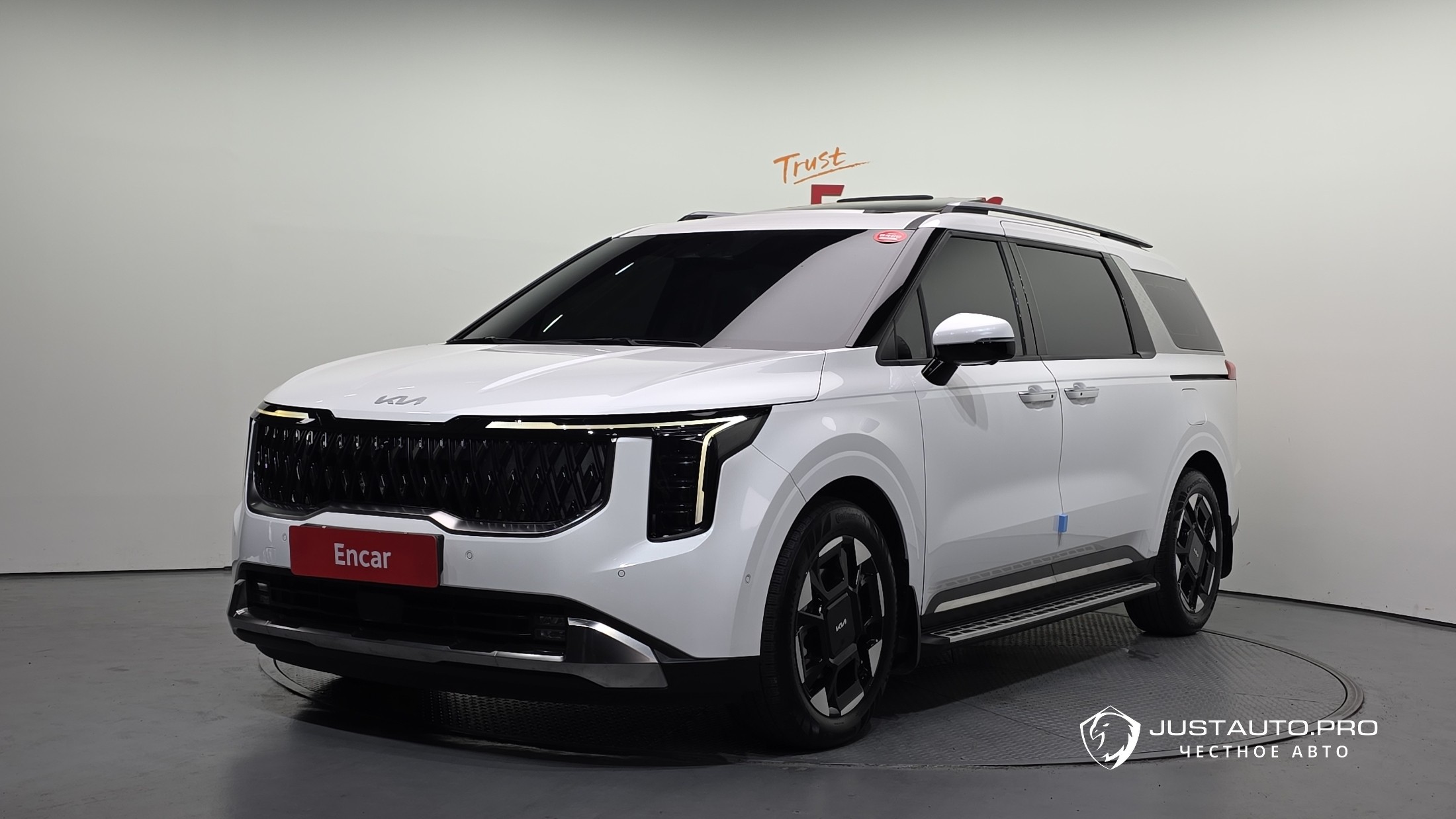 Автомобиль Kia Canival
