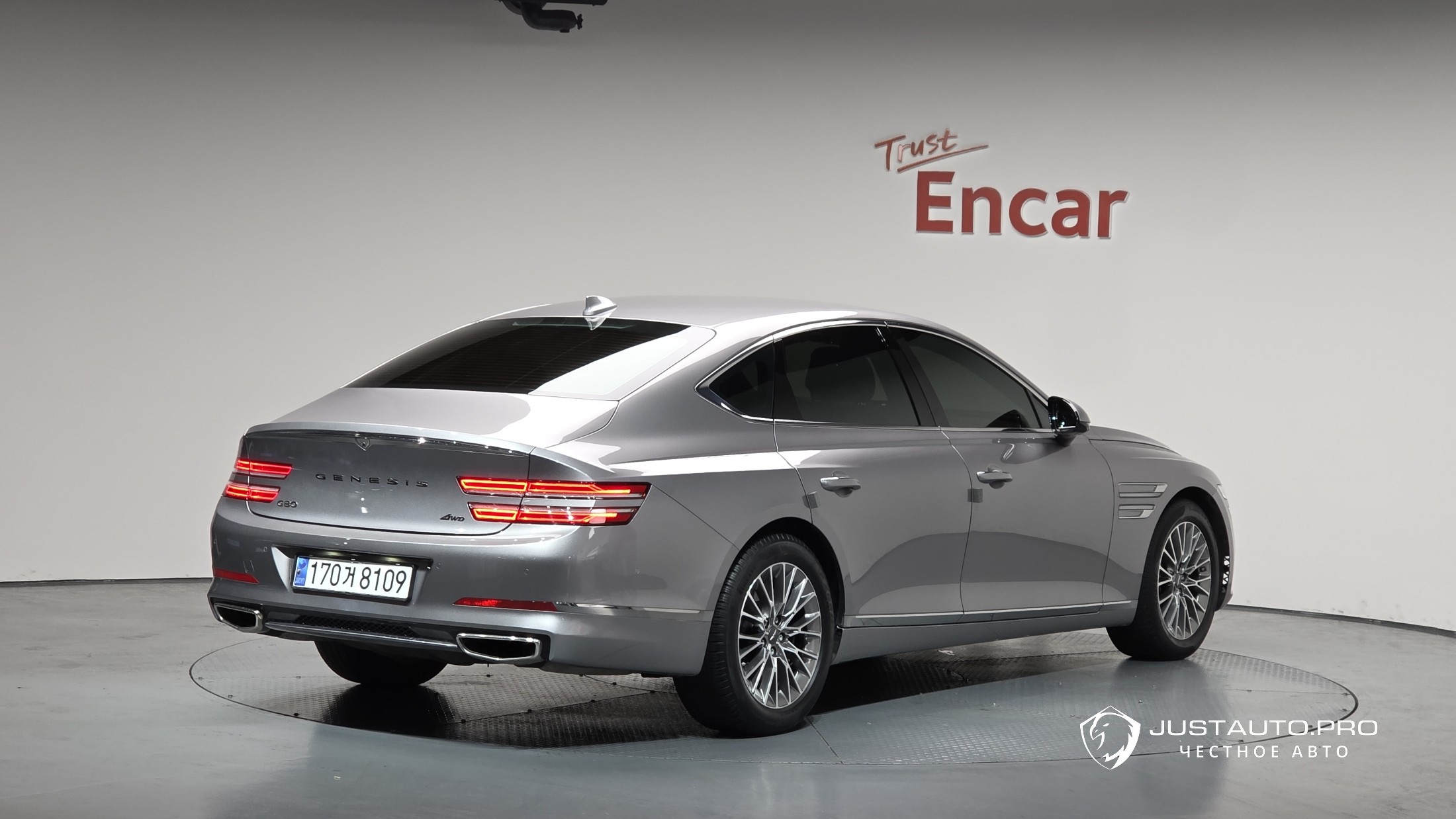 Автомобиль Genesis G80