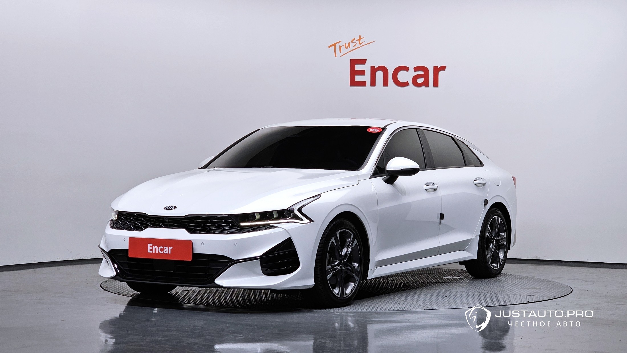 Автомобиль Kia K5