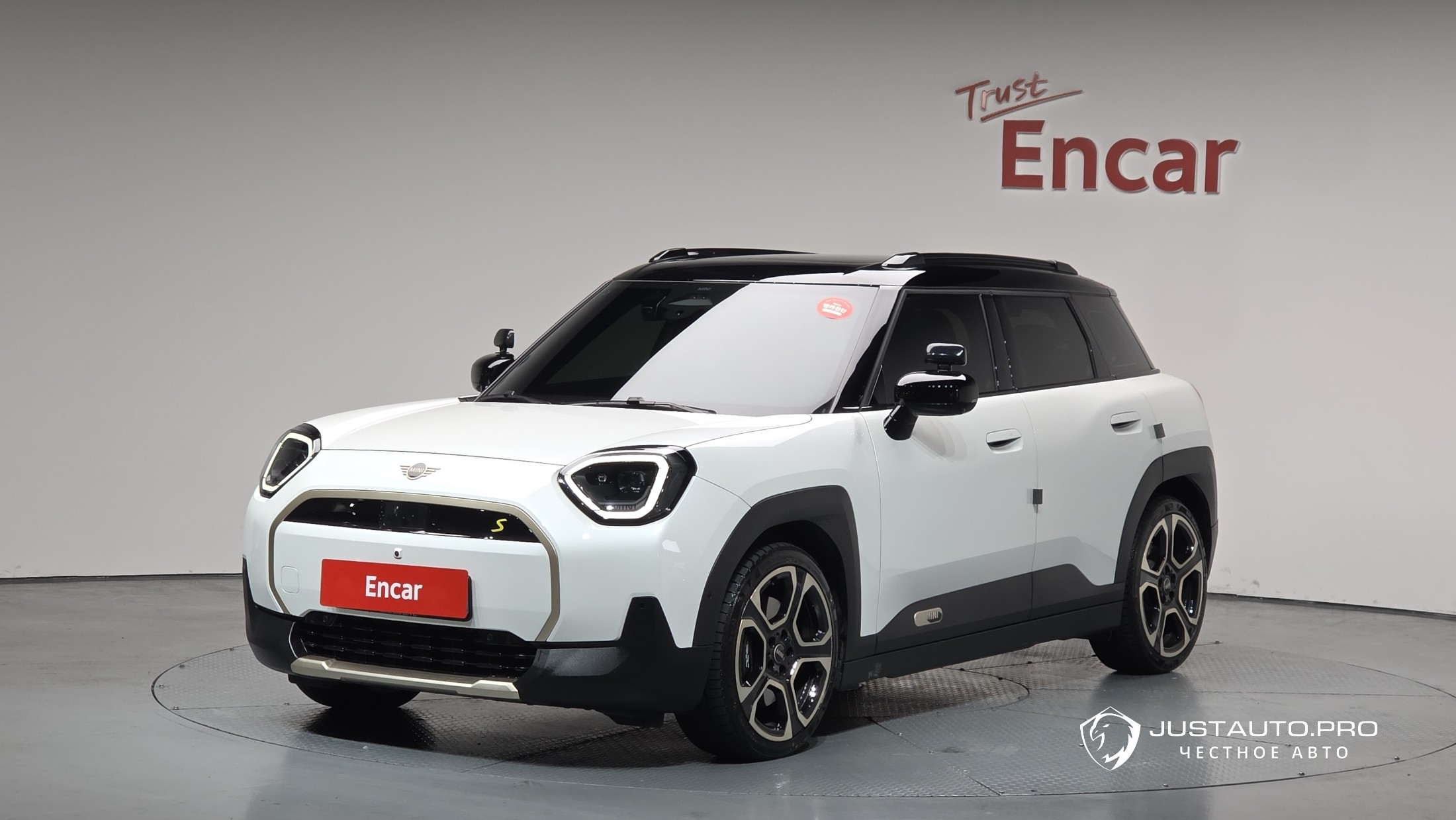 Автомобиль Mini Aceman