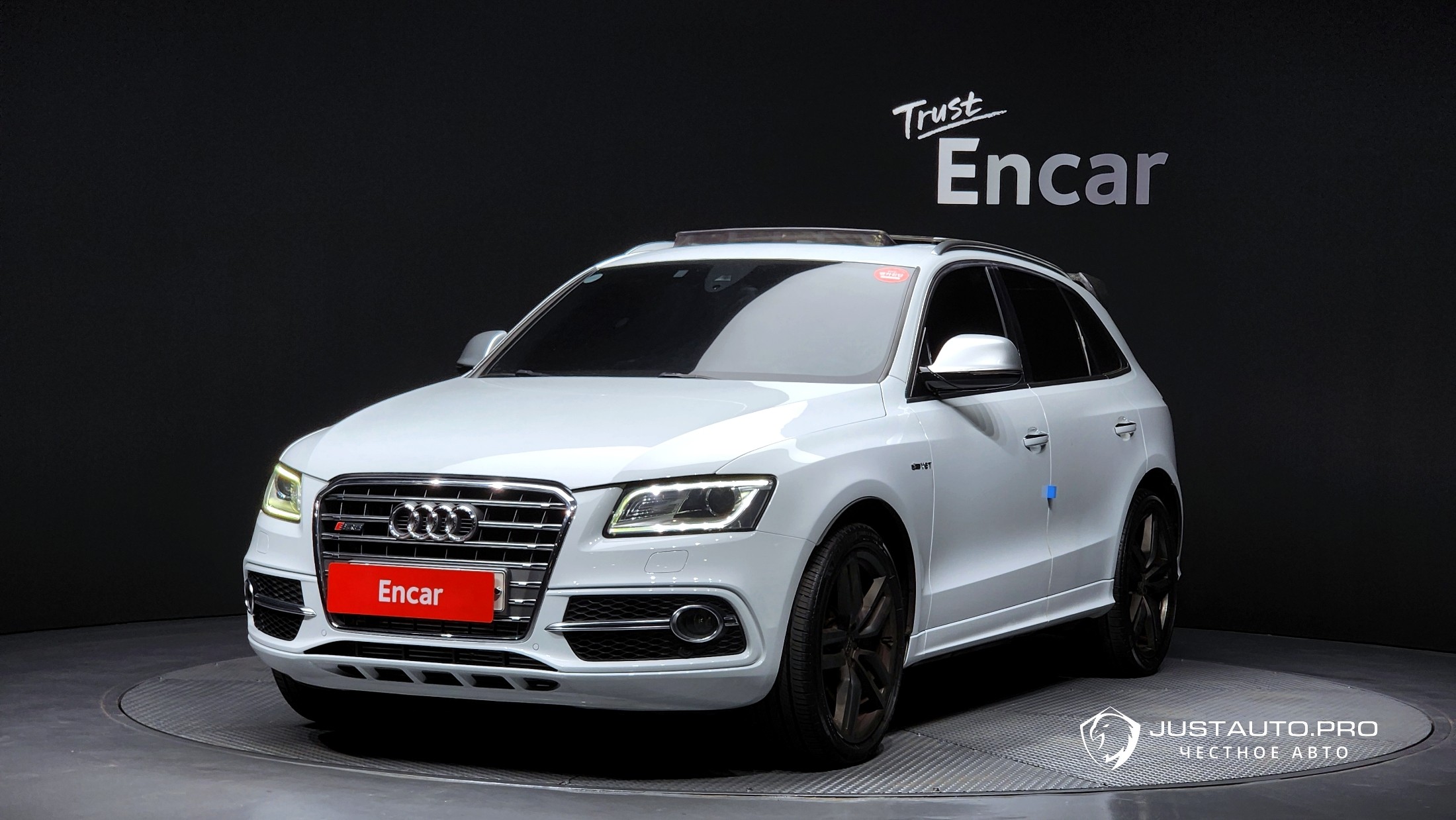 Автомобиль Audi SQ5