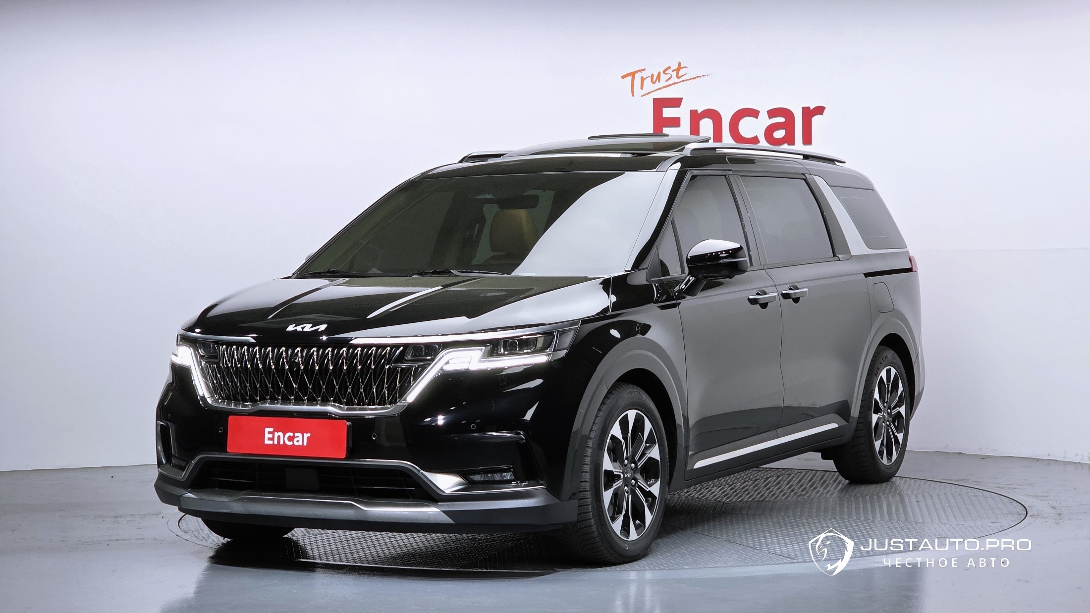 Автомобиль Kia Canival