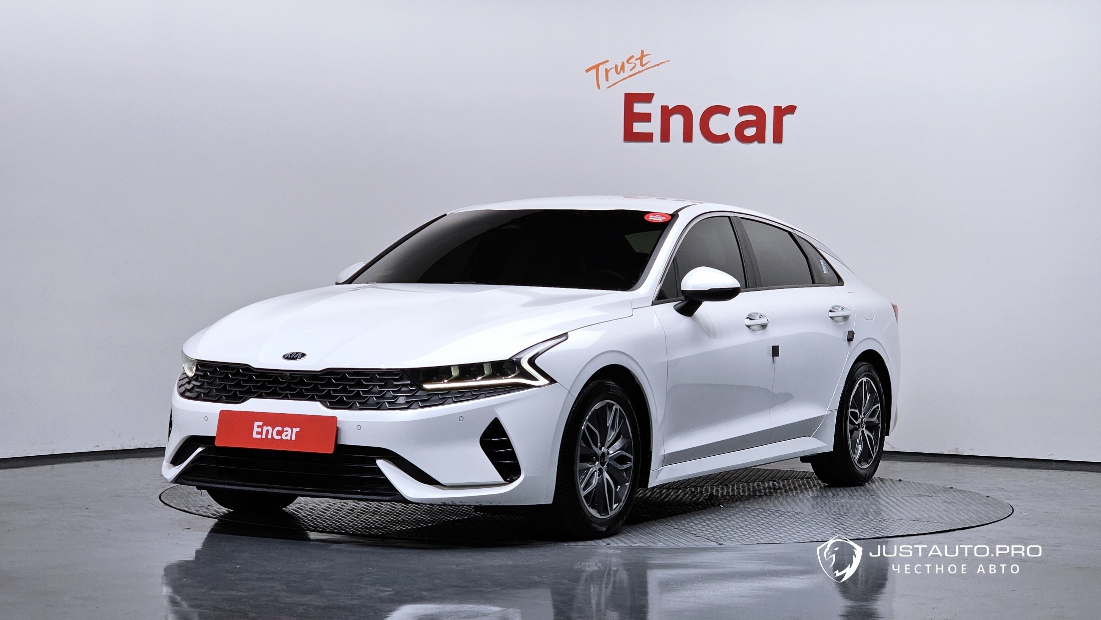 Автомобиль Kia K5