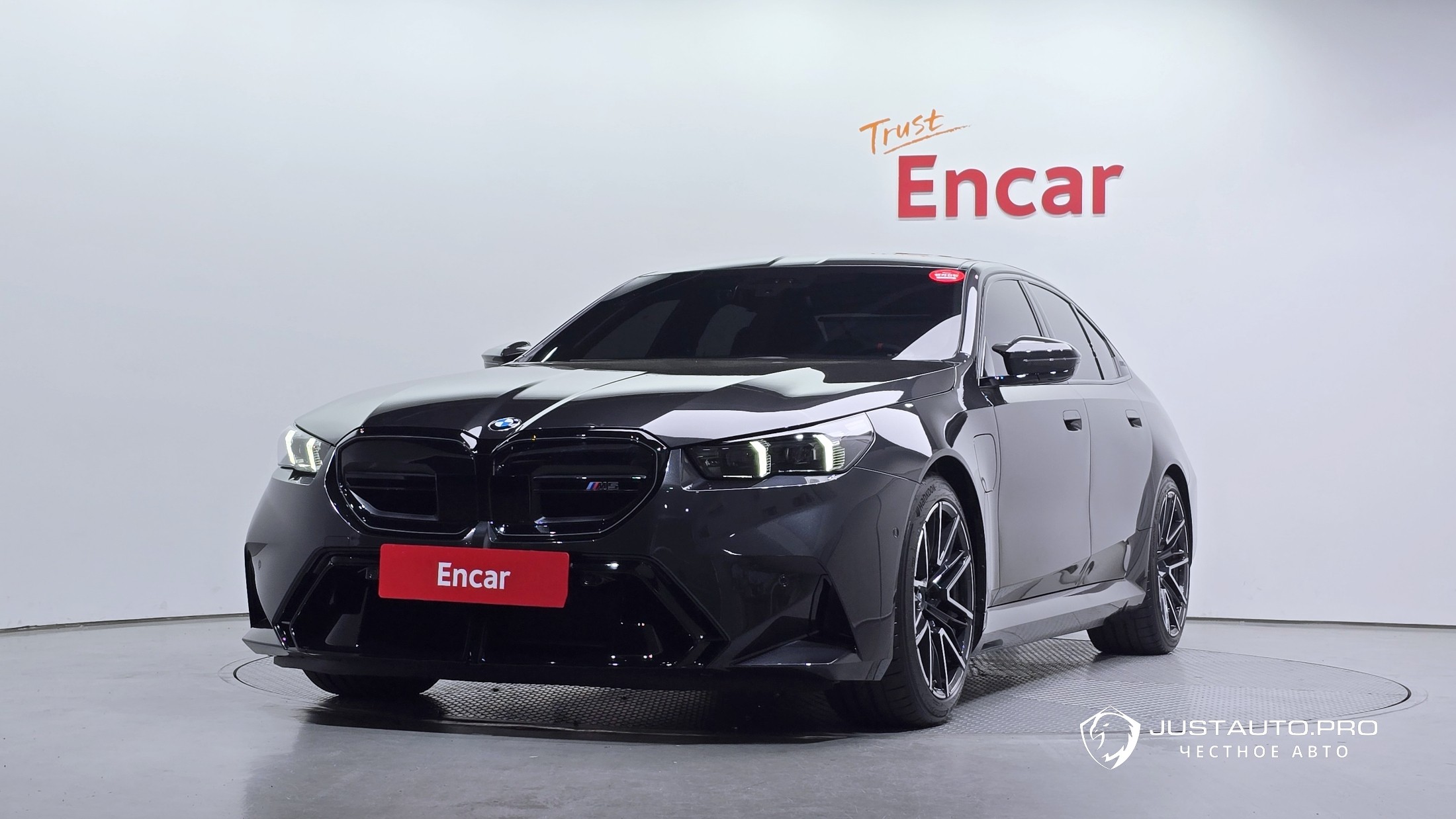 Автомобиль BMW M5