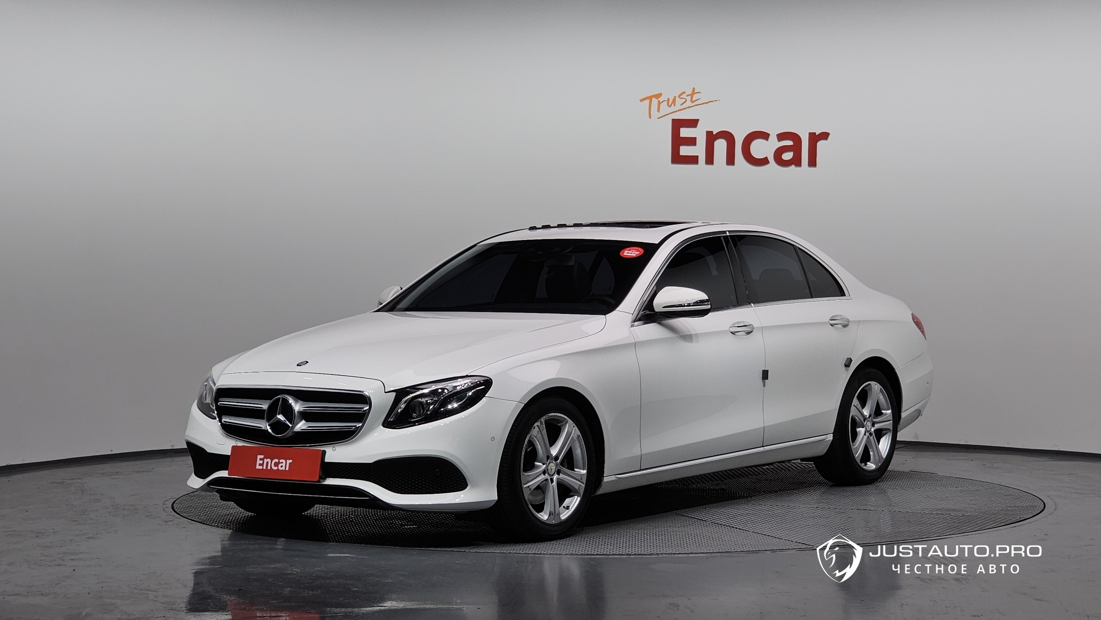 Автомобиль Mercedes-Benz E-Class