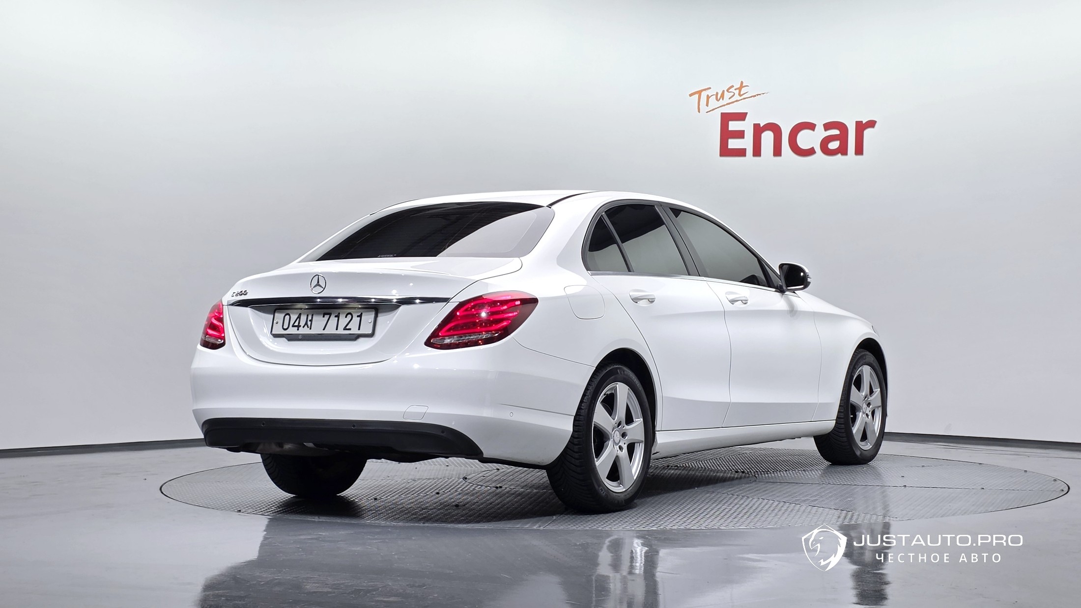 Автомобиль Mercedes-Benz C-Class