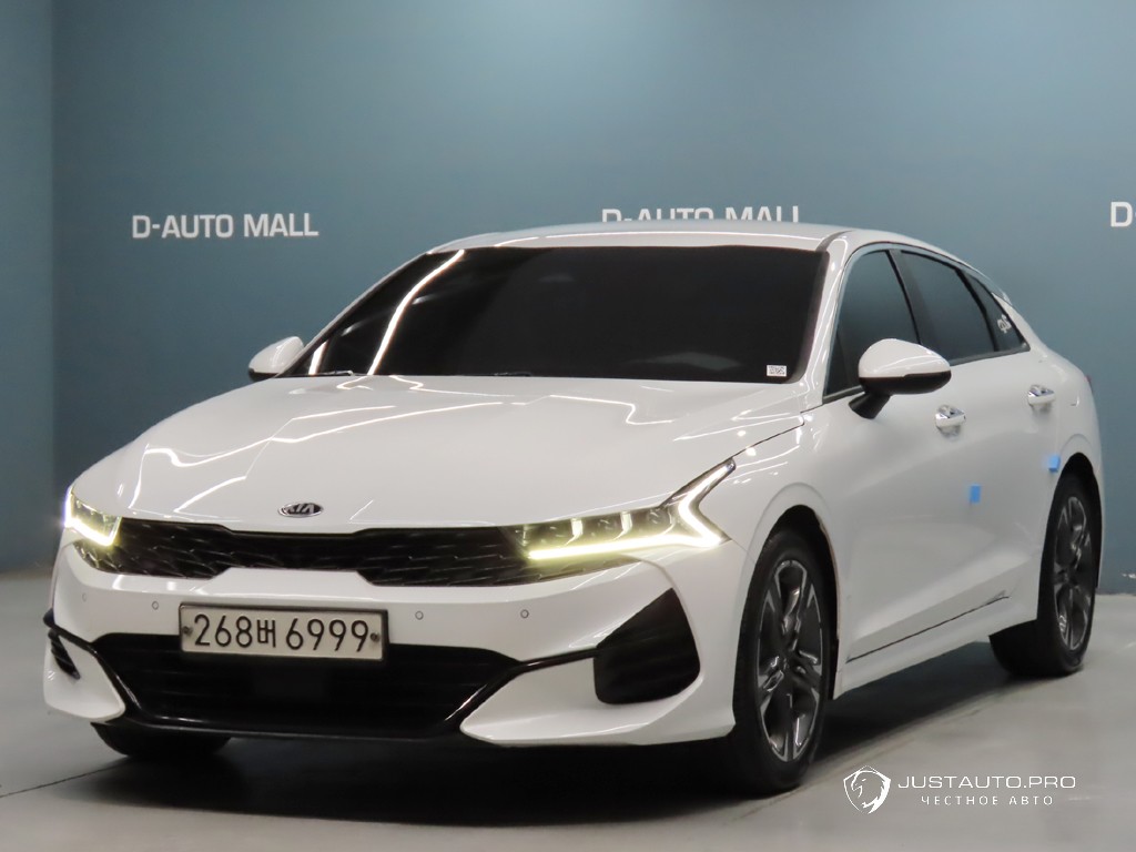 Автомобиль Kia K5