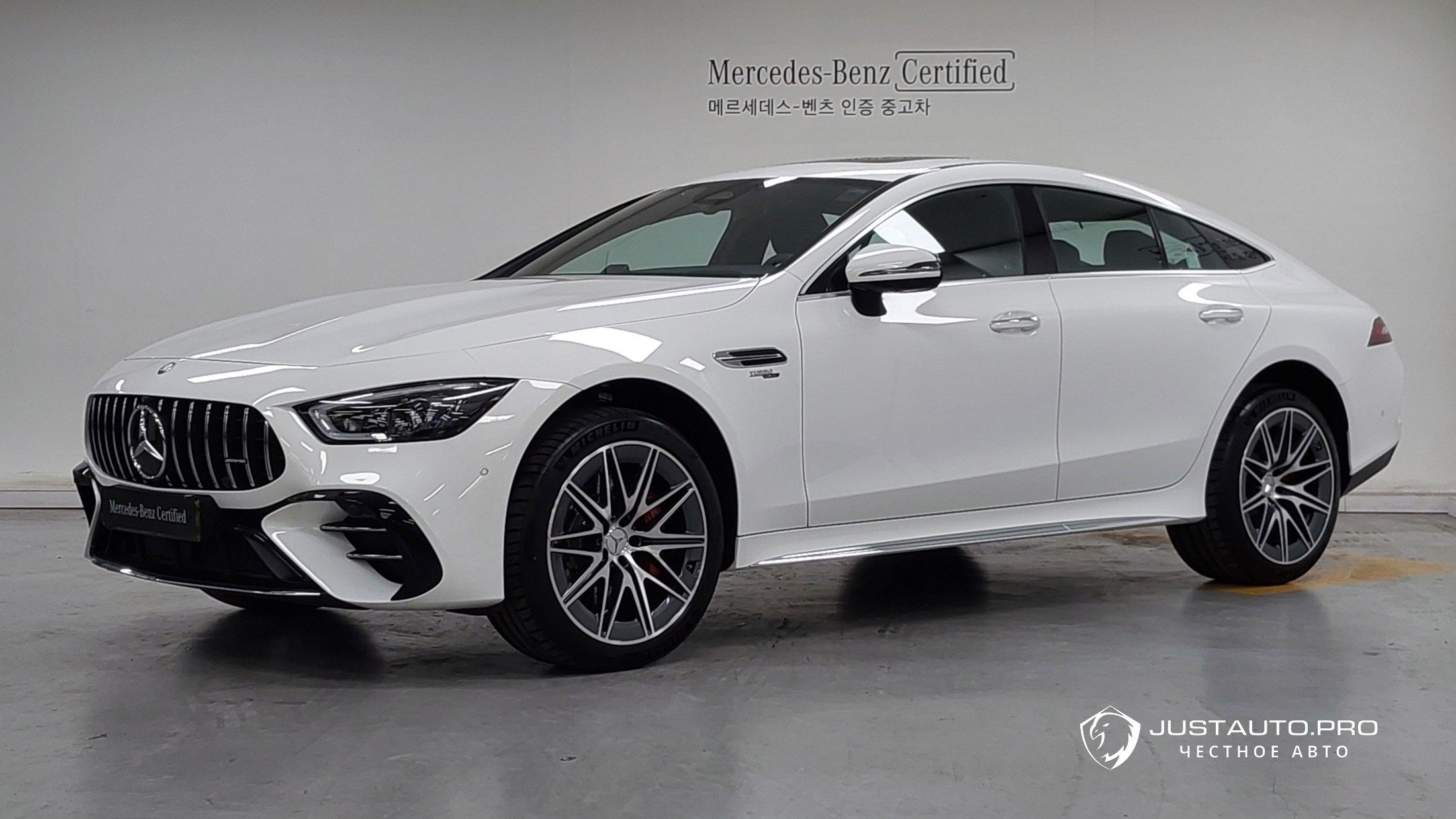 Автомобиль Mercedes-Benz AMG GT