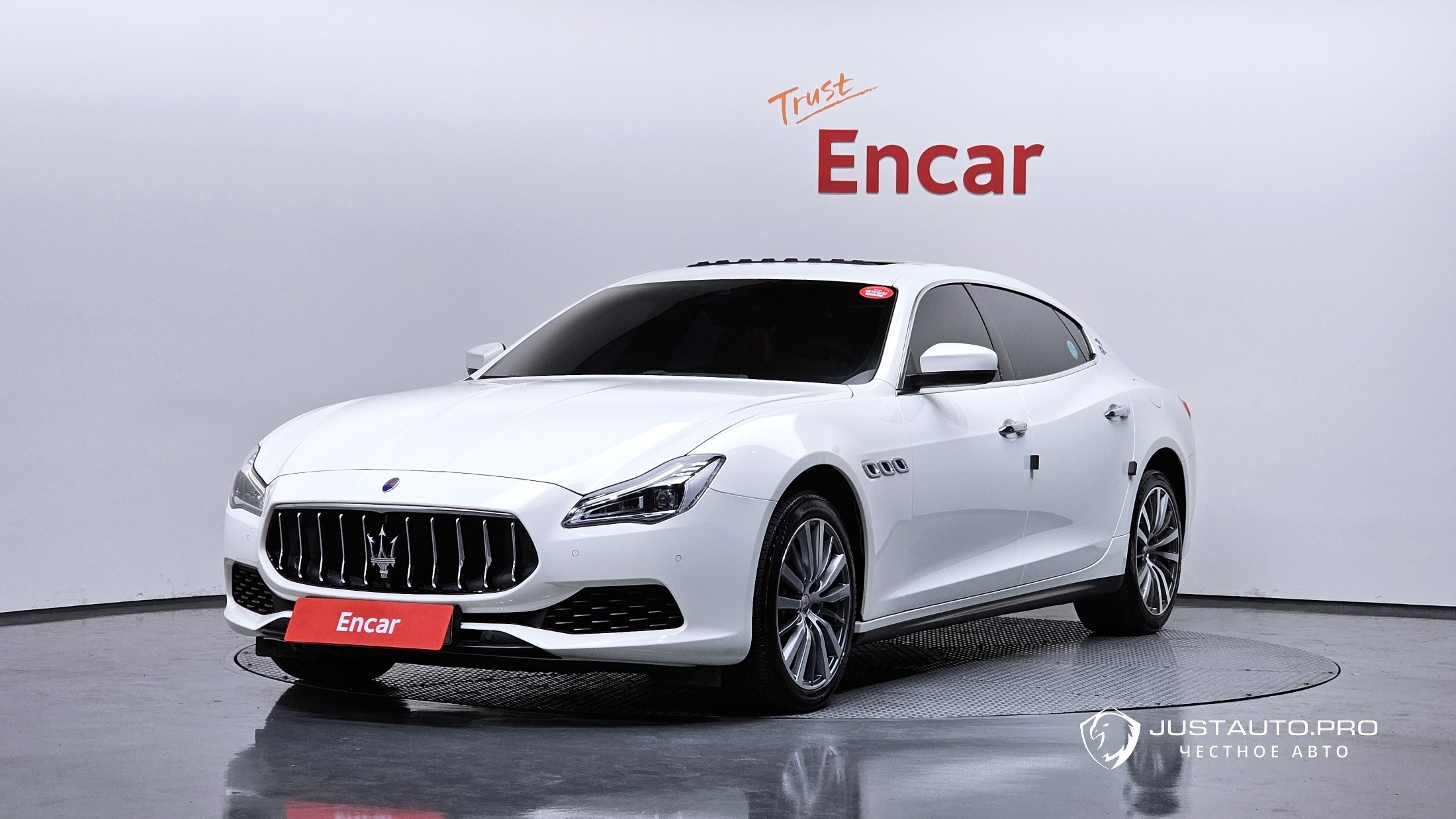 Автомобиль Maserati Quattroporte