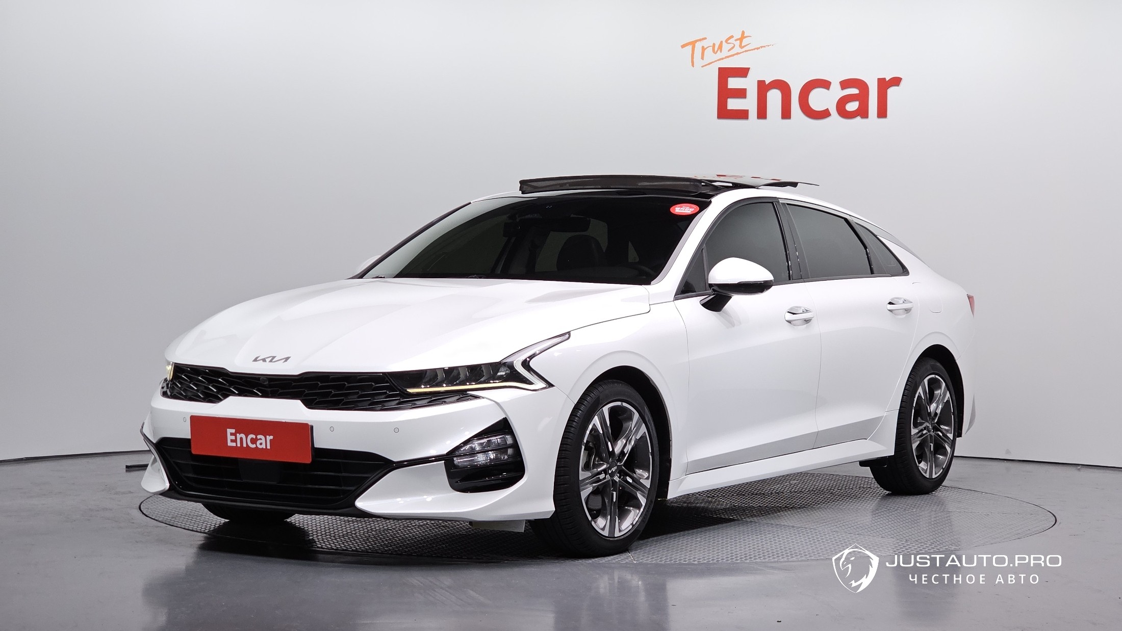 Автомобиль Kia K5