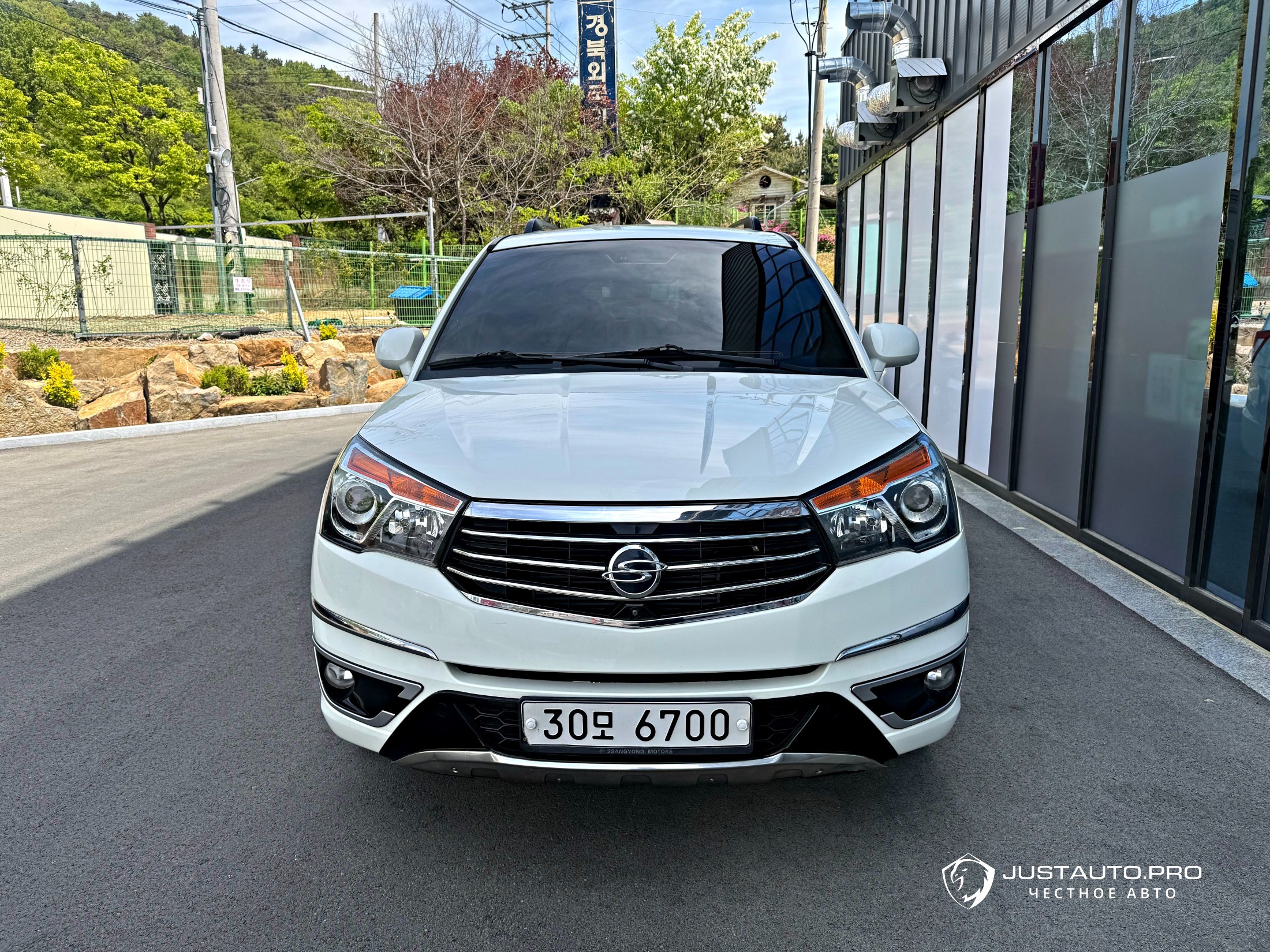 Автомобиль KG_Mobility_Ssangyong KORANDO
