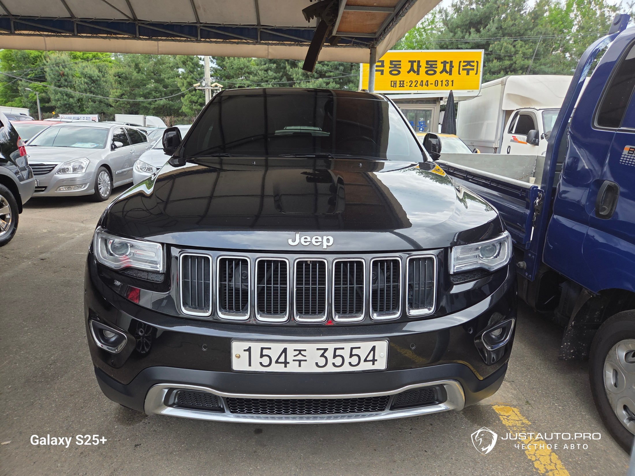 Автомобиль Jeep Cherokee