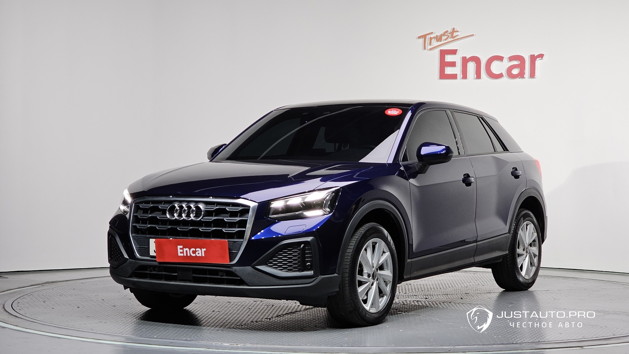 Автомобиль Audi Q2