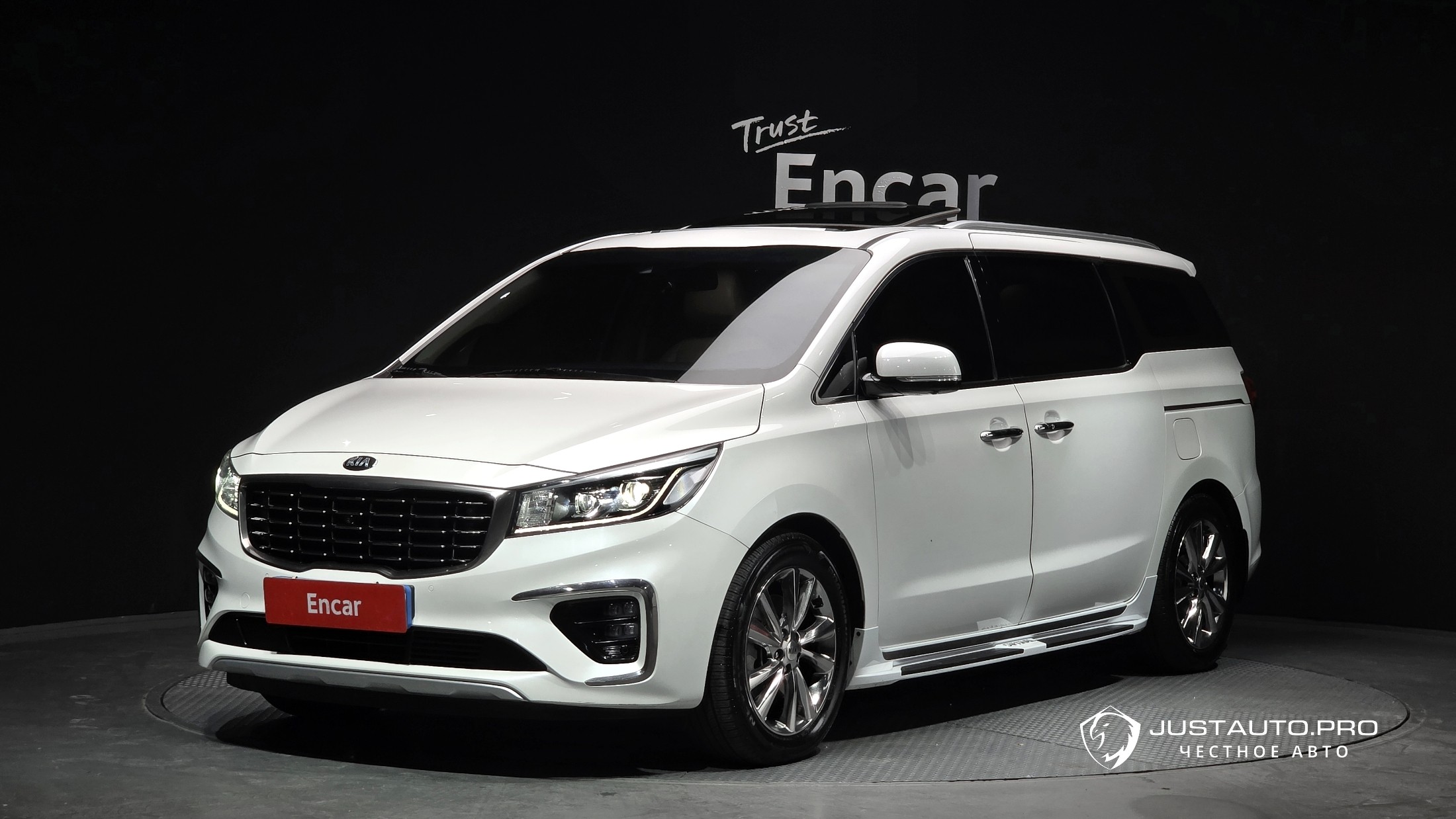 Автомобиль Kia Canival