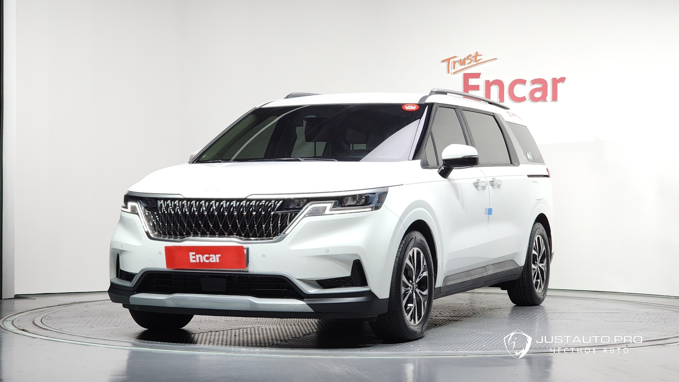 Автомобиль Kia Canival