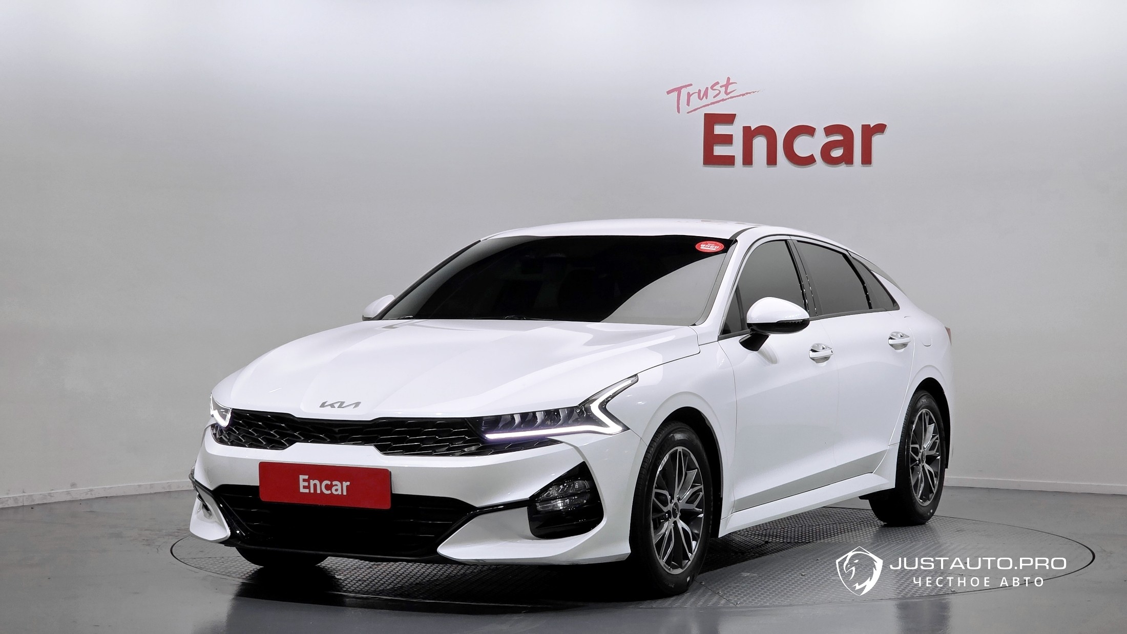Автомобиль Kia K5