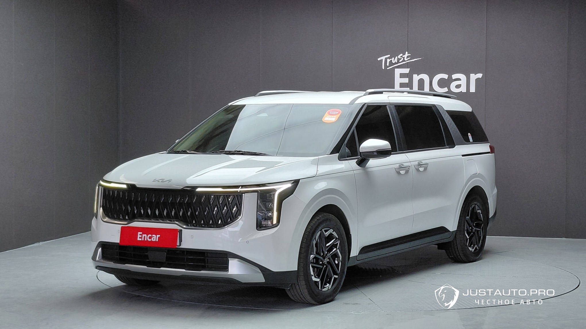 Автомобиль Kia Canival