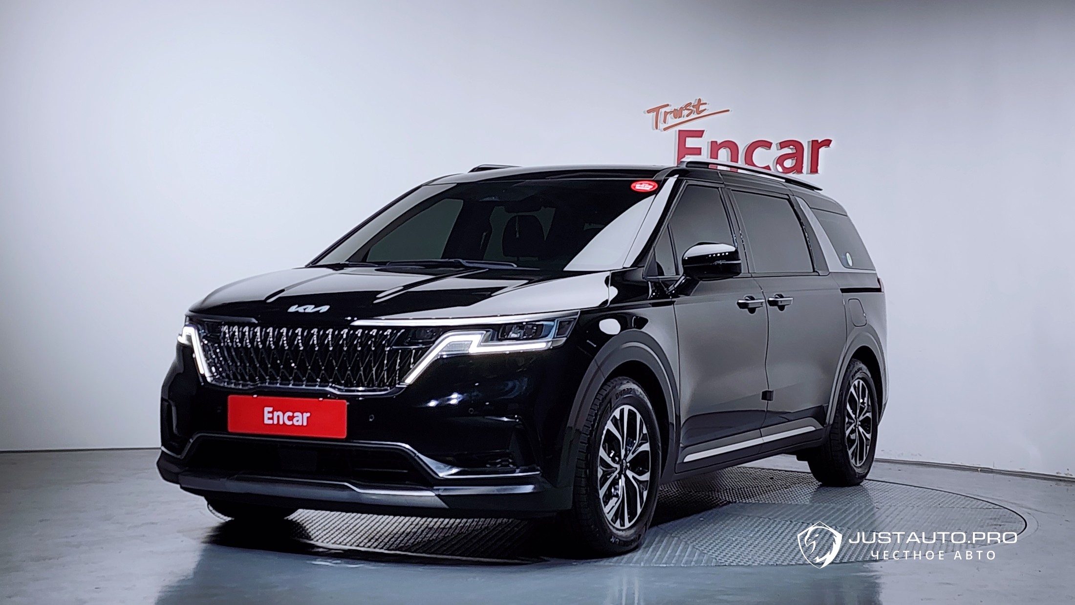Автомобиль Kia Canival