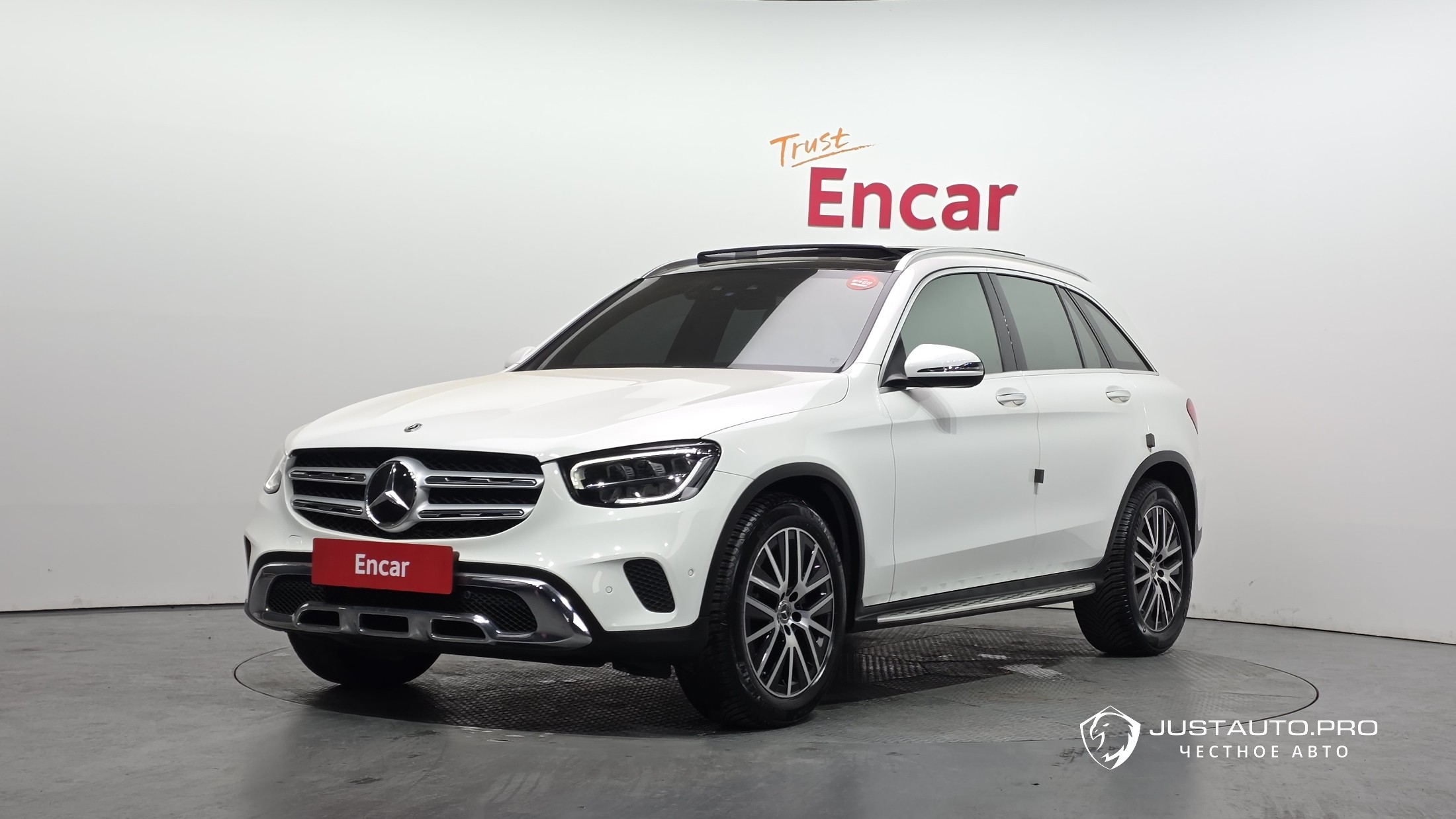 Автомобиль Mercedes-Benz GLC-Class