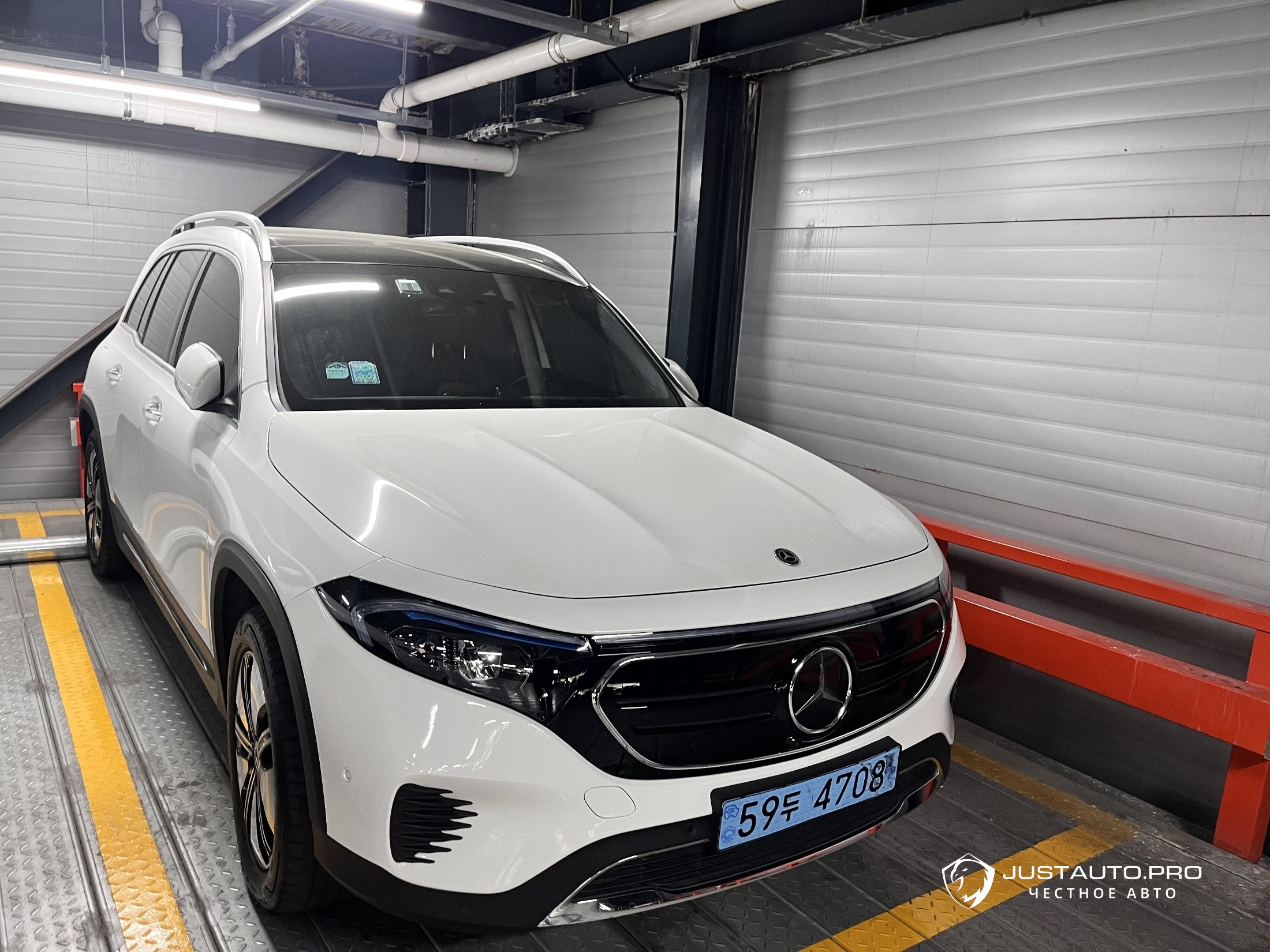 Автомобиль Mercedes-Benz EQB