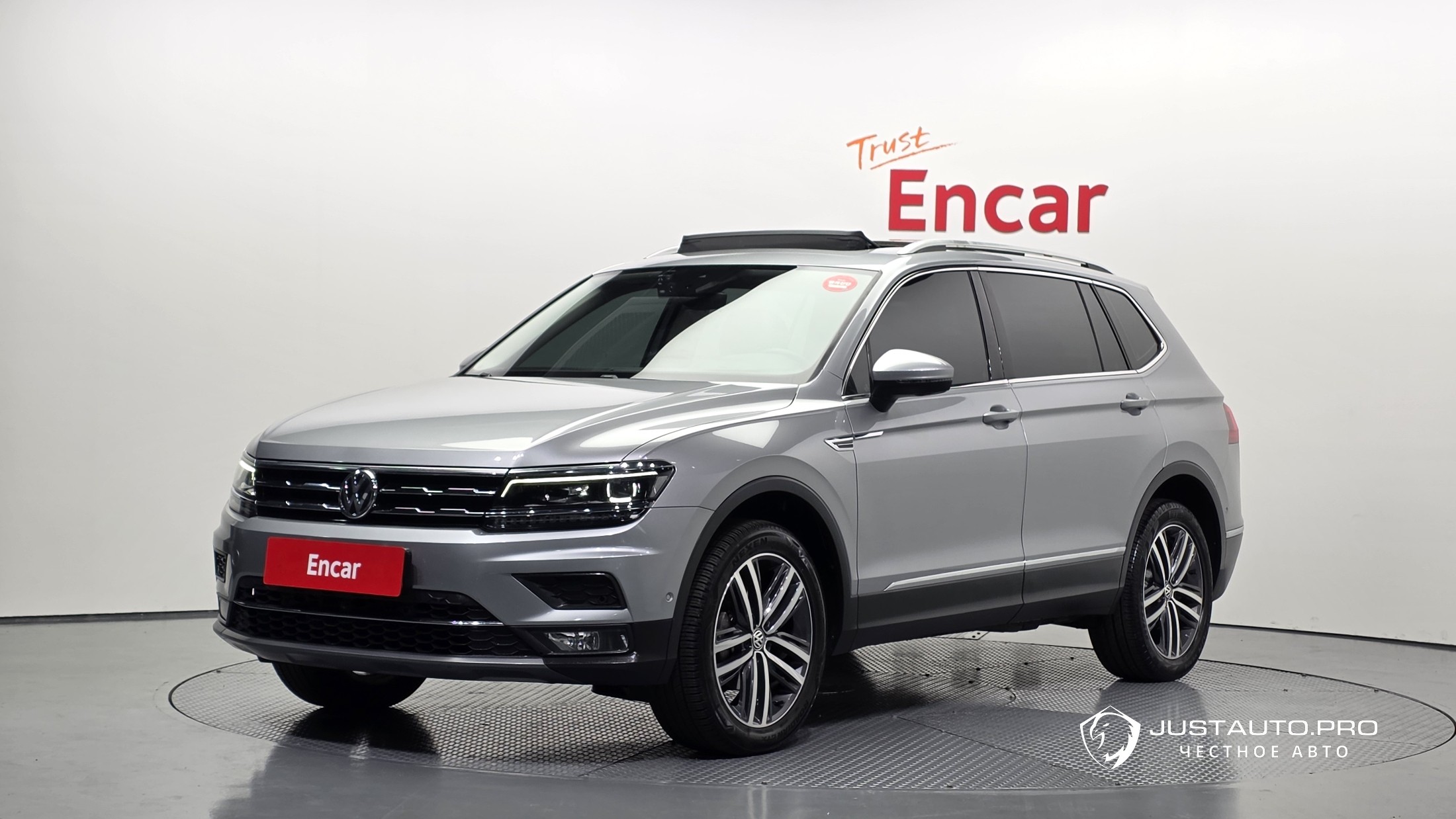 Автомобиль Volkswagen Tiguan