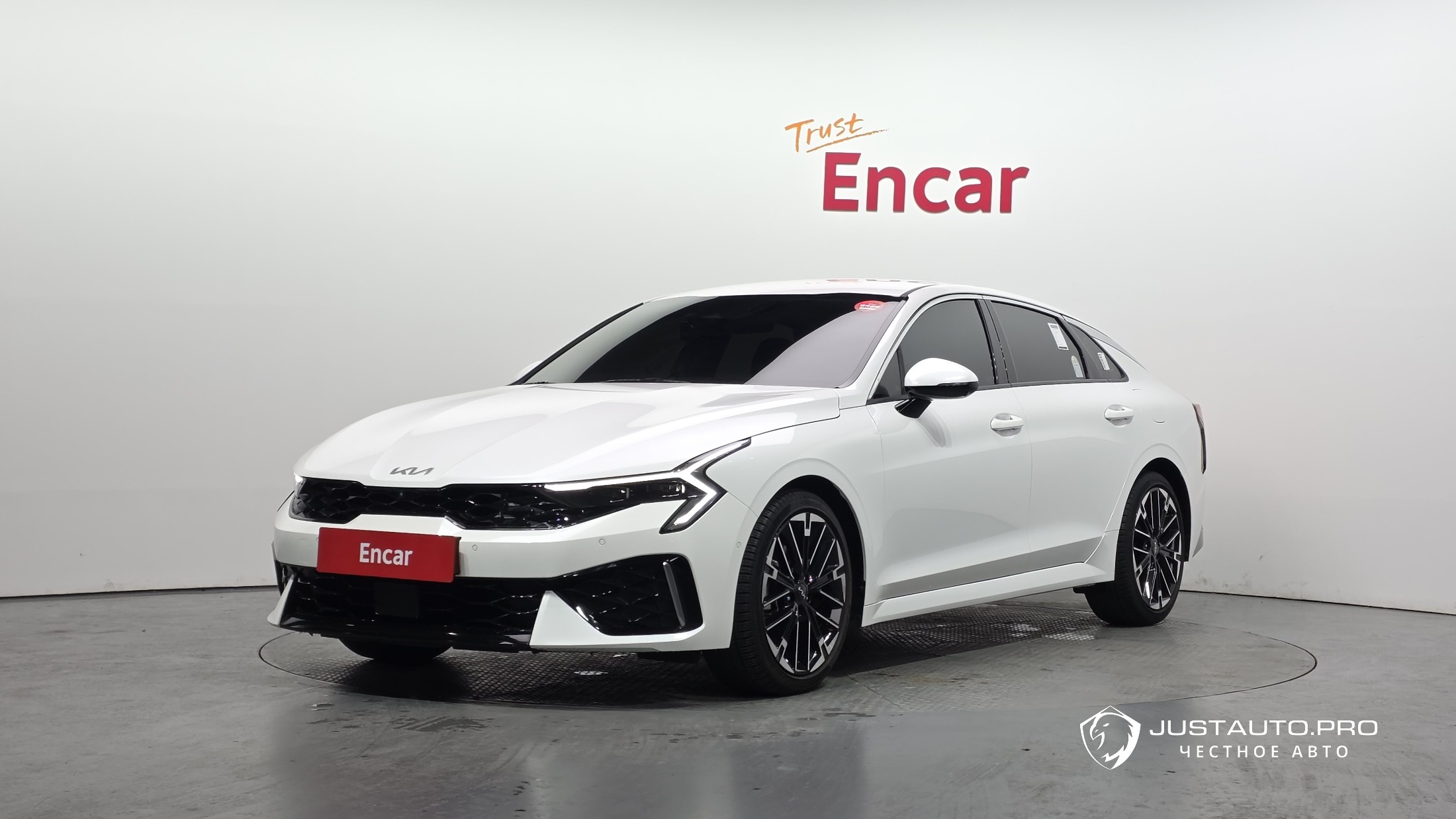 Автомобиль Kia K5