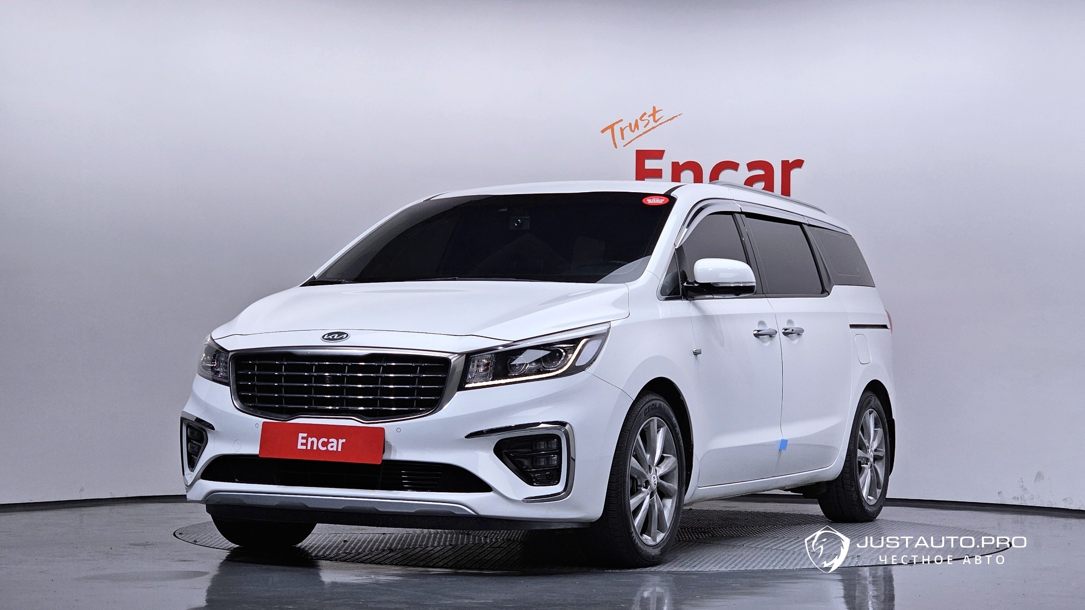 Автомобиль Kia Canival