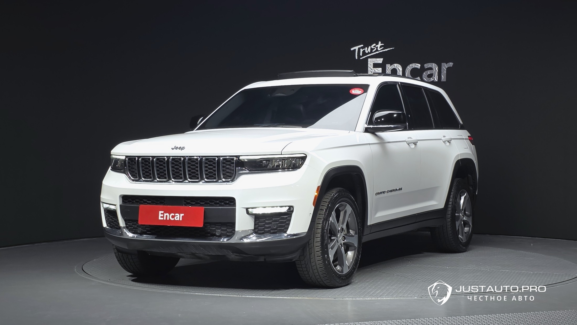 Автомобиль Jeep Cherokee